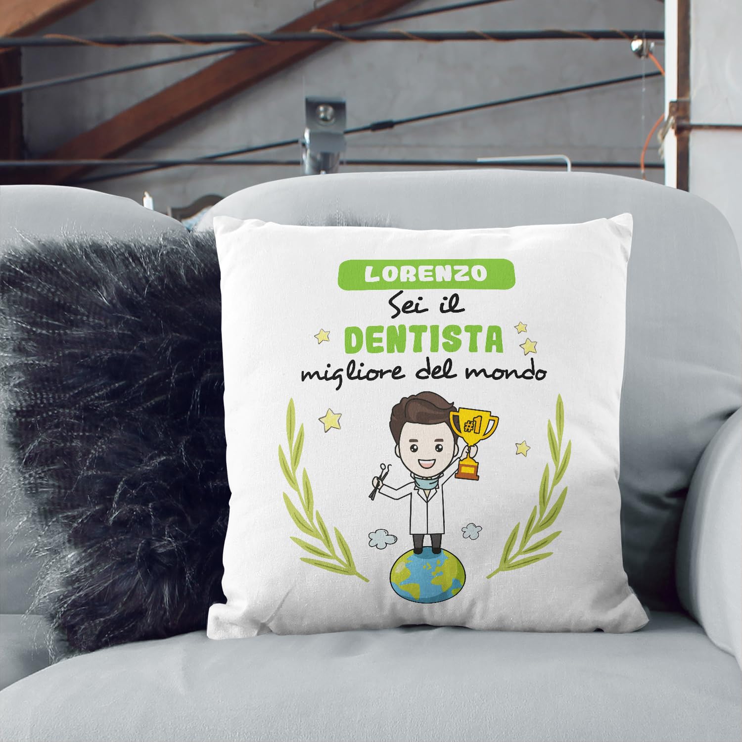 Mugffins Cuscino PERSONALIZZABILE DENTISTA uomo - In italiano - Sei migliore del mondo - Idee Regali Divertenti Laurea Compleanno - Rivestimento e Imbottitura (40x40 cm). Tatto Cotone