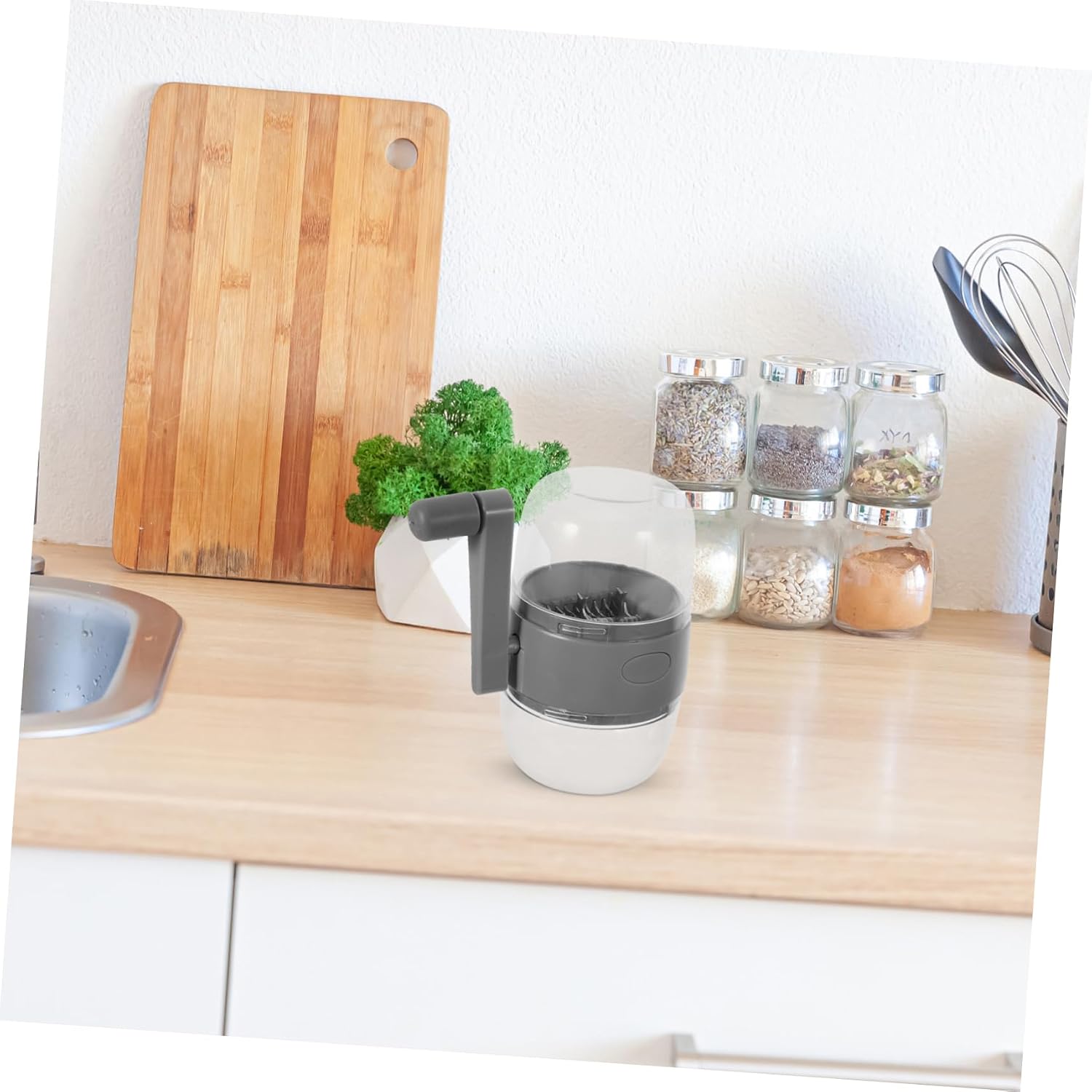 Manual Nut Grinder for Dried Fruits and Nuts Hand Crank Mincer for Garlic and Ginger Portable Food Shredder for Home Cooking and Outdoor Use Compact Design for Easy Storage