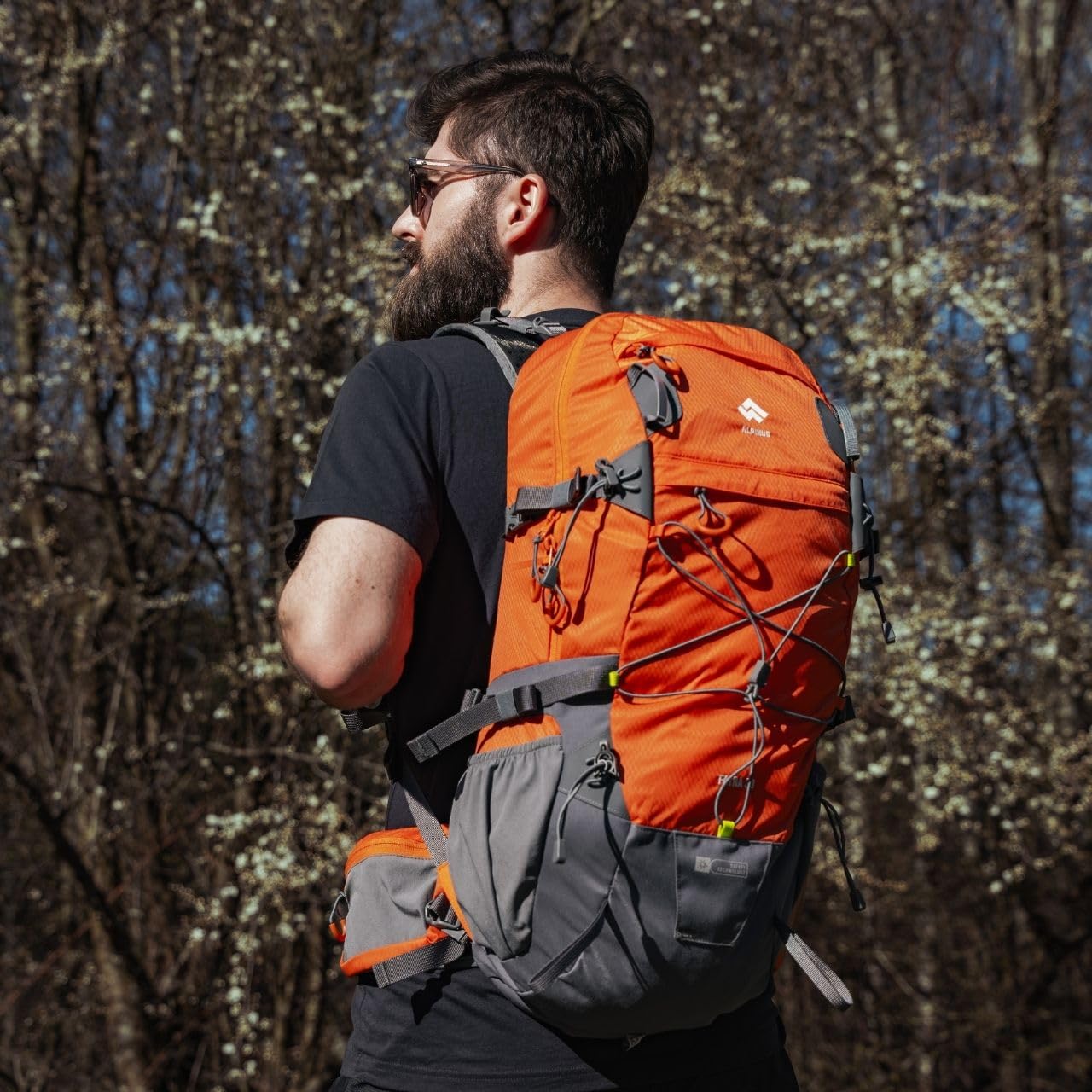 Alpinus - Wanderrucksack Fatra 30 L, Rucksack Sport und Outdoor, Trekkingrucksack Leichtes,Ttaktisches Modell, Backpacking Ergonomisch Geformte, Wanderrucksäcke - orange