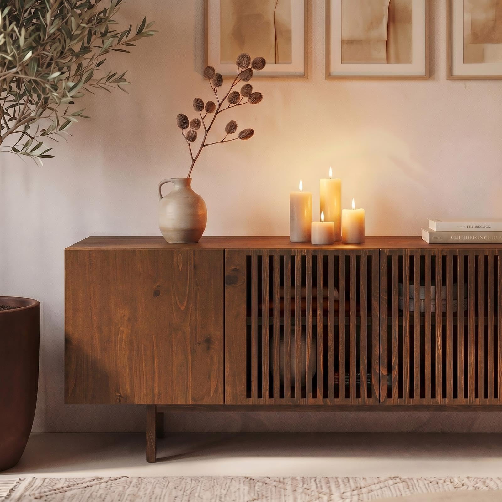 IDIMEX Lowboard Linn, 180 cm aus Massivholz, Kastanie Finish - TV Lowboard mit Lamellentüren, TV Schrank aus Kiefernholz, Sideboard für Wohnzimmer und Flur, niedrige Kommode mit Stauraum.