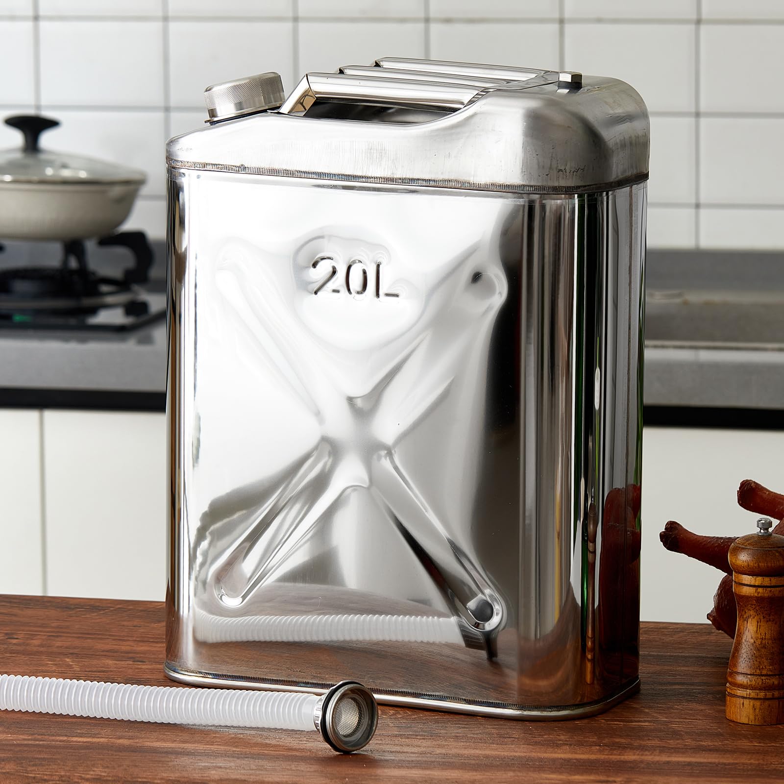 Blulu 2 latas de almacenamiento de aceite de cocina de acero inoxidable de 5 galones, distribuidor comercial 304 de seguridad alimentaria, contenedor de almacenamiento de aceite con tubo guía y tapa