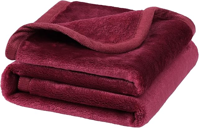 PiccoCasa Flannel Fleece Blanket Soft Lightweight Warm Fuzzy Blanket for All-Seasons, Luxury Comfy Decorative for Couch Living Room Burgundy 75 x 100cm