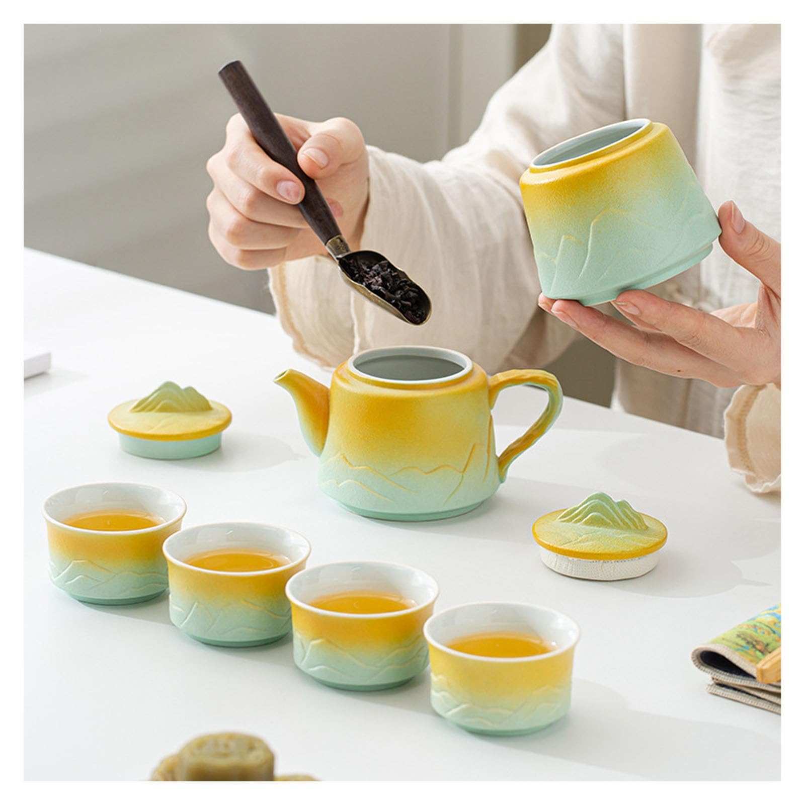 Ceramiczny zestaw do herbaty, przenośny dzbanek do herbaty Gongfu z czajnikiem i 4 filiżankami do biura, na piknik, kemping, idealny na ceremonie parzenia herbaty, łącznie 9 sztuk