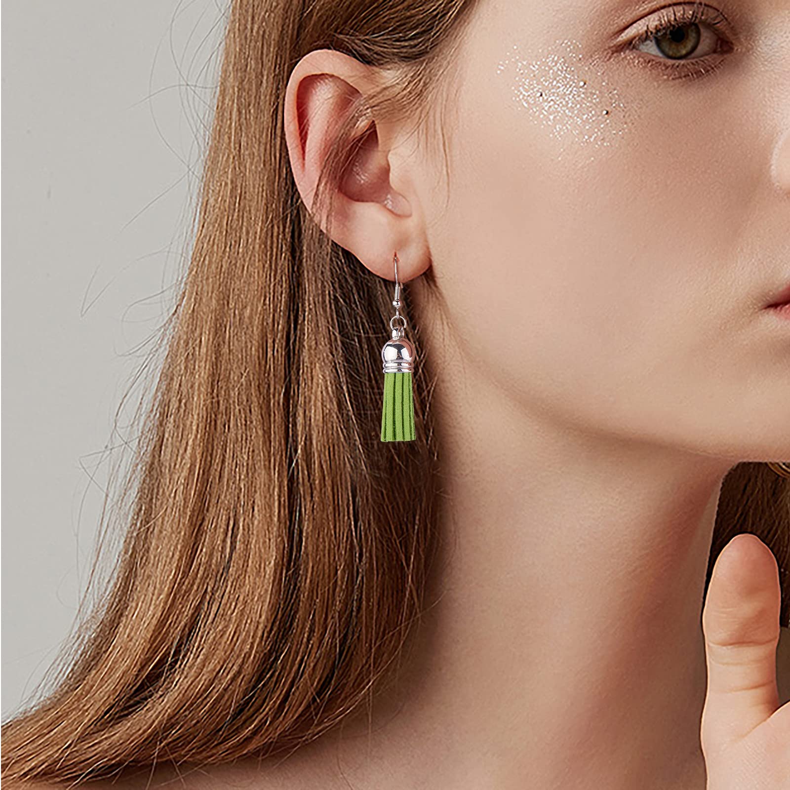 BEEFLYING 60pcs Verde Finta Pelle Scamosciata Nappa Decorazioni Ciondolo Mini ciondoli retrò per bracciali Fai da Te collane Orecchini Portachiavi creazione di Gioielli Accessori Artigianali