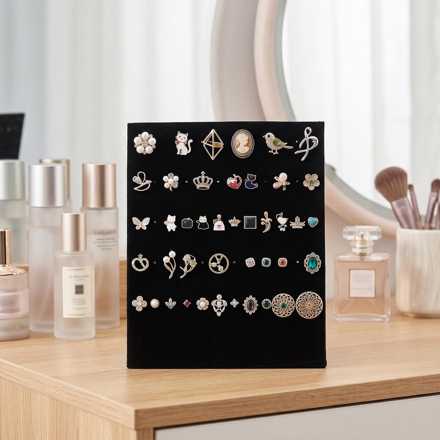 Pin Display Organizers, Brooch Pin Holder for 60 Pins, 9.8''x 8.3'' Velvet Pin Display Board for Countertop, Jewelry Organizer, Enamel Pins Display for Home and Holiday(1PACK)