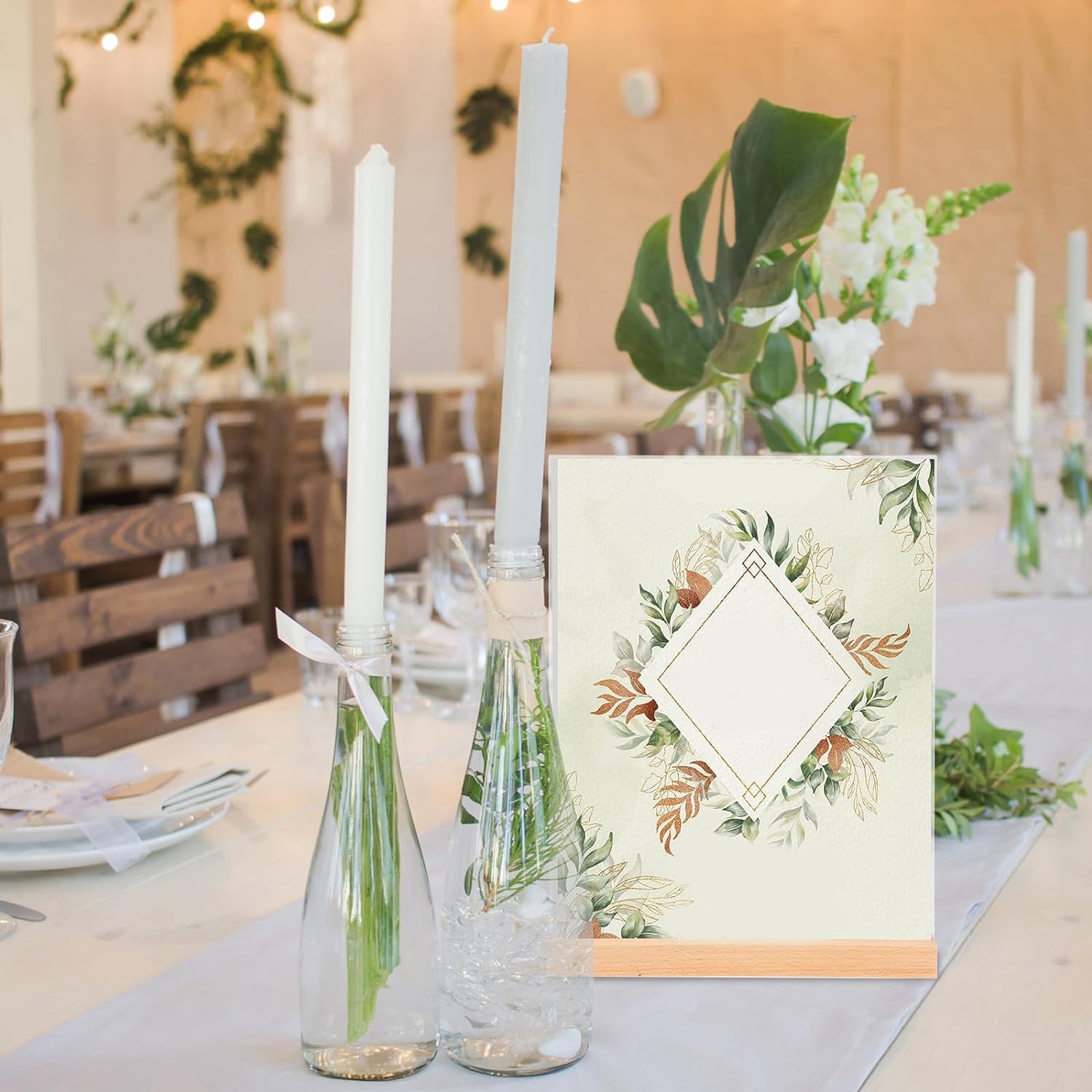 Lot de 4 Présentoirs de Menus de Table, Kit de 8,5 X 11 Pouces, Cadres en Acrylique Transparent en Forme de L/T, Base en Bois, pour Le Bureau