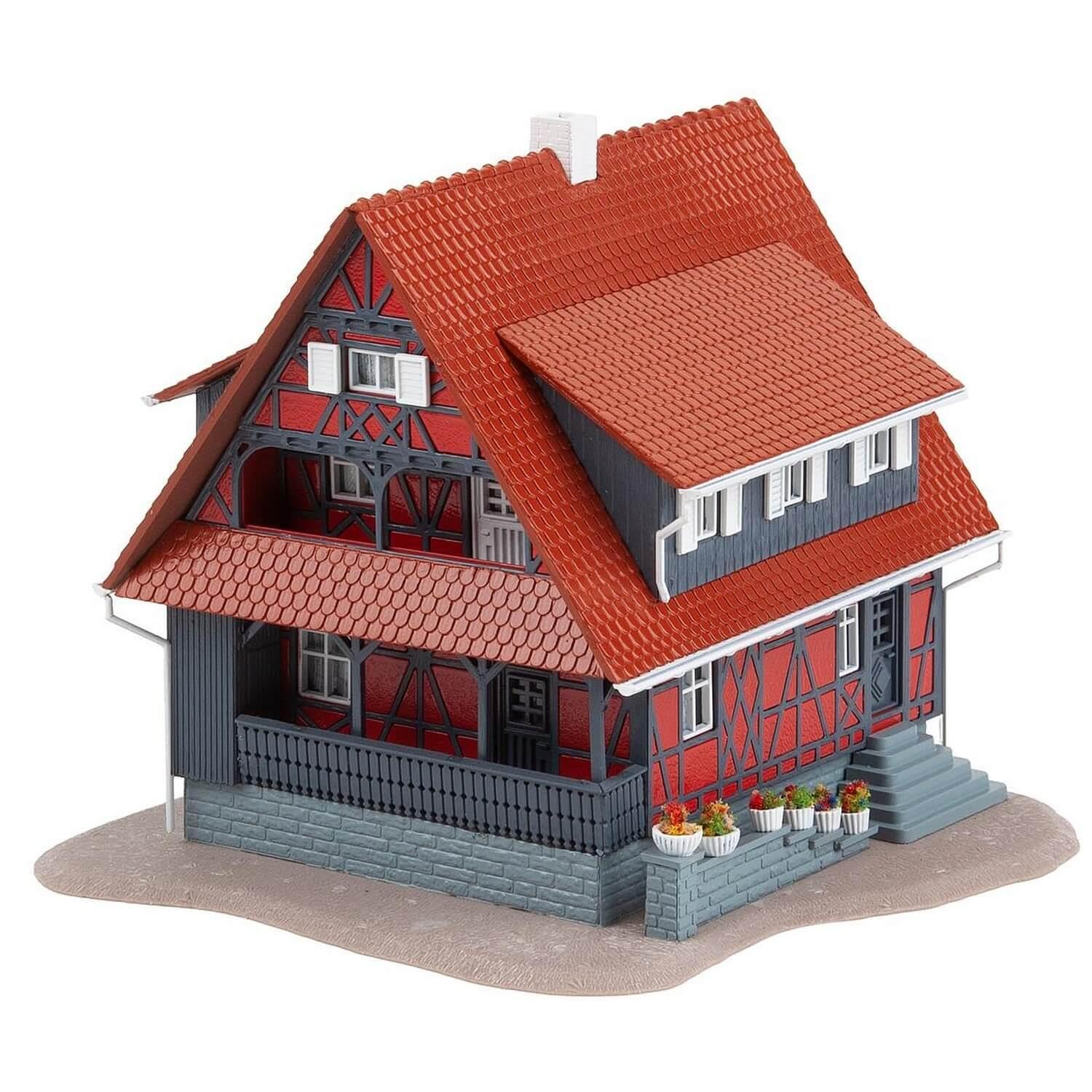 Faller 130587 Half-Timbered House with Fountain