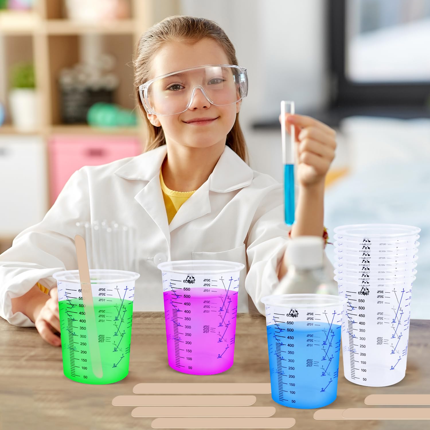 Bicchiere di Miscelazione per Vernici 50 Pezzi 600ml Tazza di Misurazione Misurini in Plastica con Bastoncini di Legno per Miscelazione Liquidi Vernice Pigmenti (600ml-50pcs)