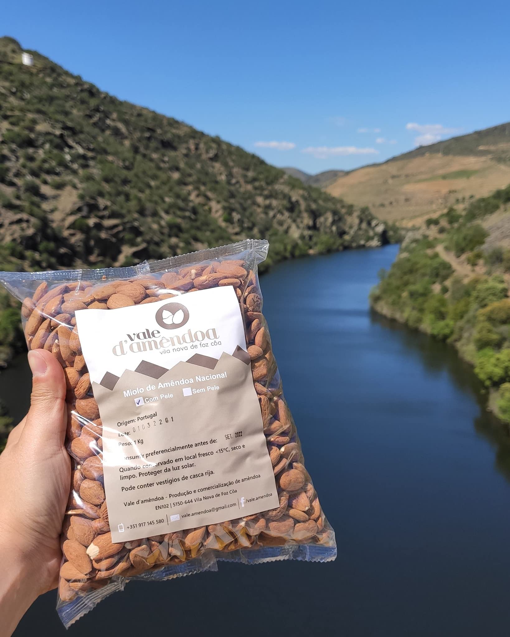 Almendra Con Piel de Portugal 4kg | Sin Gluten | Ideal para Dieta Vegana, Vegetariana, Keto, Paleo y Macrobiotica | Perfecta para Transformar en Harina, Crema y Bebida de Almendras, de Vale D'Amendoa