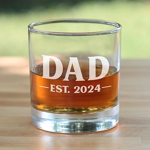 Miniatura 13 de Bevvee Dad Est 2023 - Regalo de cristal de whisky New Father para padres primerizos - Vasos atrevidos de 10.25 onzas