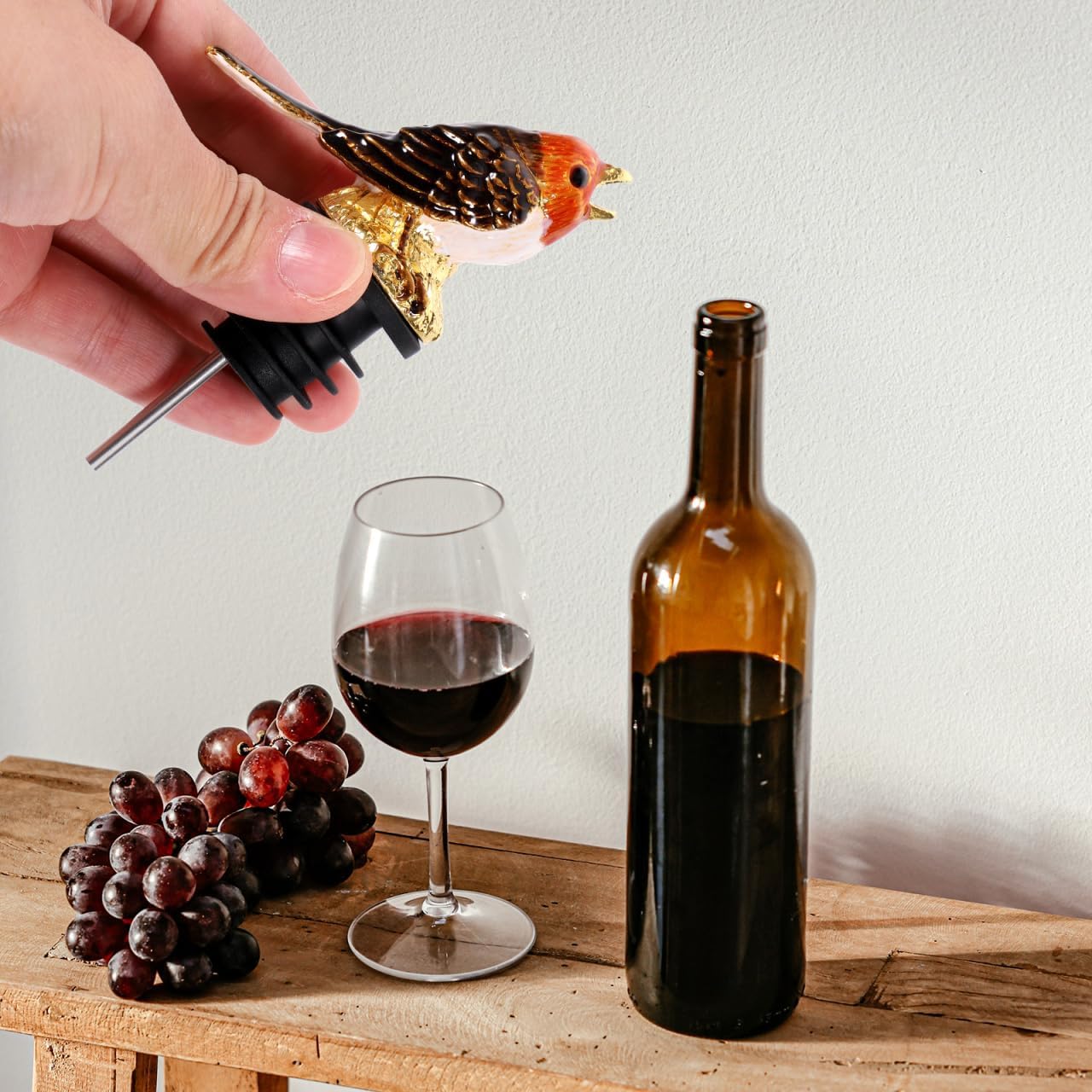 Healifty Bird Design Wine Pourer Spout Multi-Function Wine Bottle Pourer Aerator Stopper for Liquor Beer Bar Accessory 3.54X2.36X1.18In