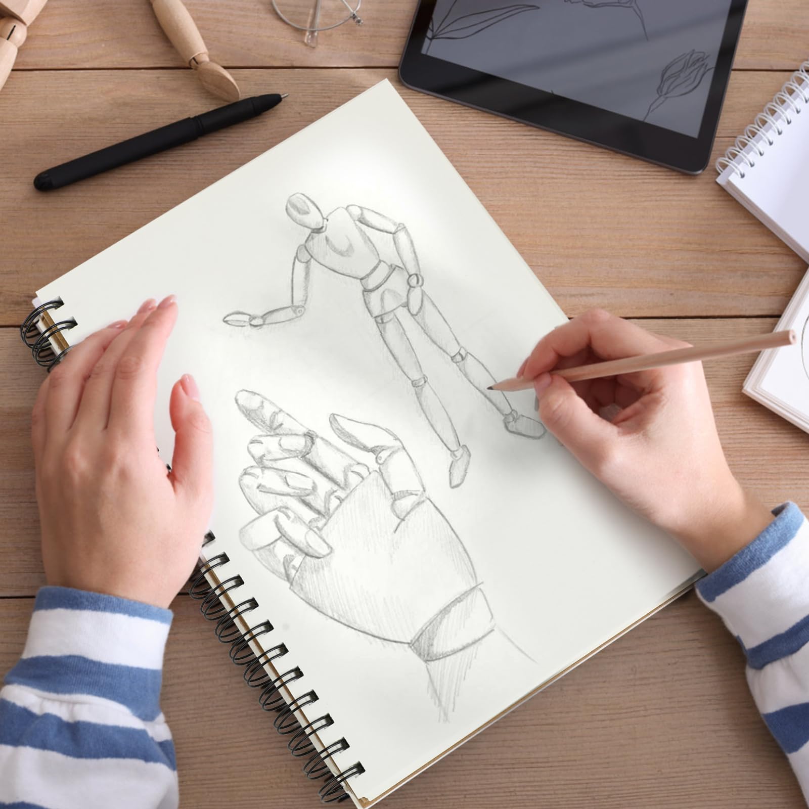 Szkicownik A4, 120 stron grubego papieru rysunkowego, spiralnie oprawiony twardy blok rysunkowy 160 g/m², idealny do szkiców, ilustracji i portretów (brązowy)