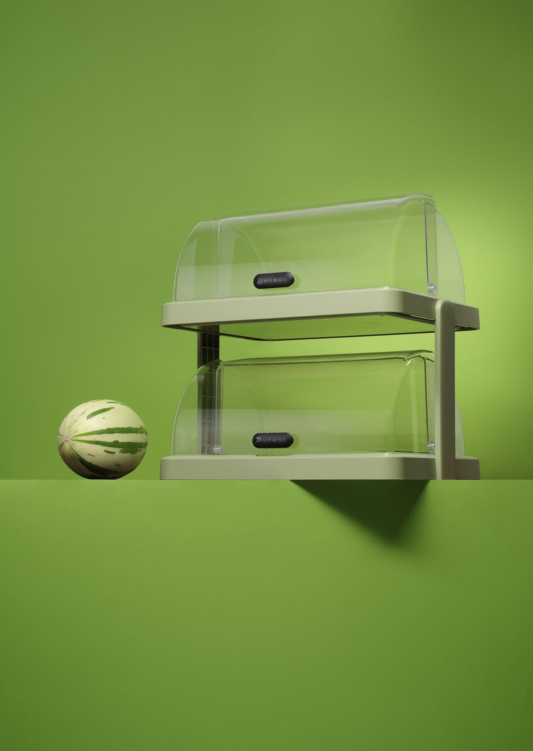 HENDI Vitrine réfrigérée double de présentation Duo UNIQ, Vert | ABS et PET transparent, 2 couvercles coulissants roll-top, 2 plateaux inox 40x30cm, 4 accumulateurs de froid,480x355x(H)480mm