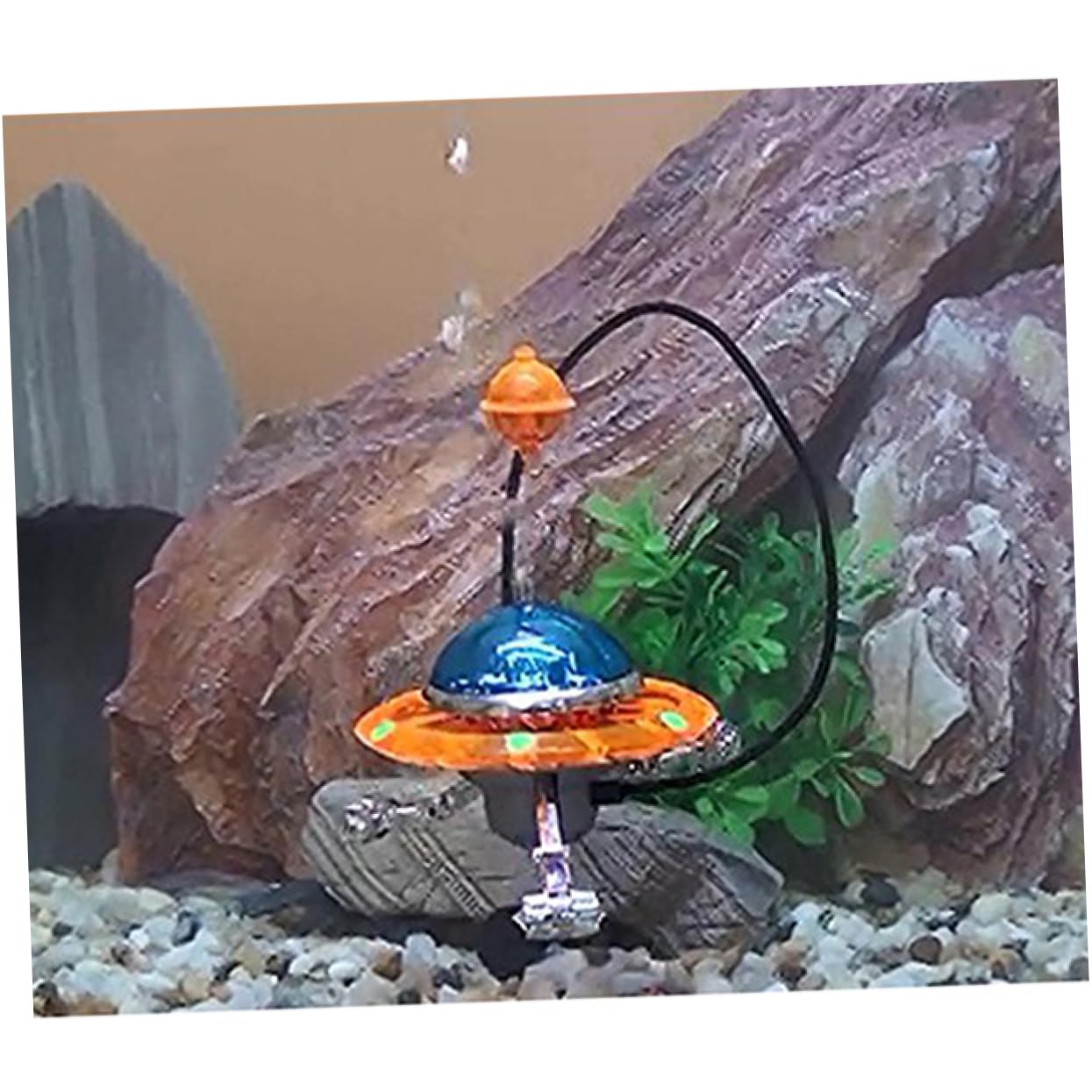 BESPORTBLE 3 Piezas De Decoración Genérica Ovni para Acuario Adorno Oscilante para Pecera Seguro para Agua Dulce Vibrante Accesorio para Acuario.