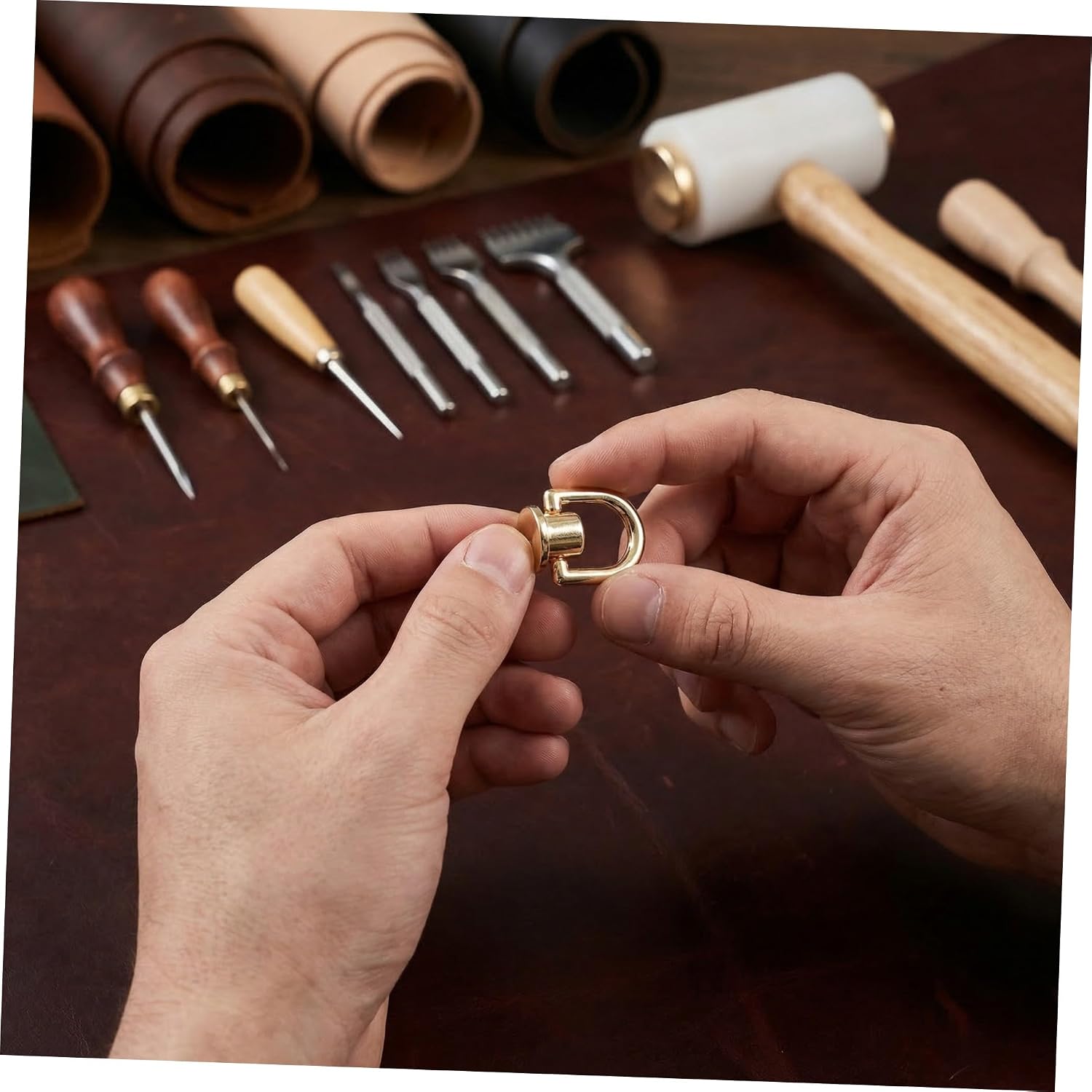 Mobestech 32pcs Light Gold D Rings for Purse Making Hardware Supplies, 360° Rotatable Metal Buckles with Screw Rivets for Handmade Bag Straps and Leatherwork Accessories