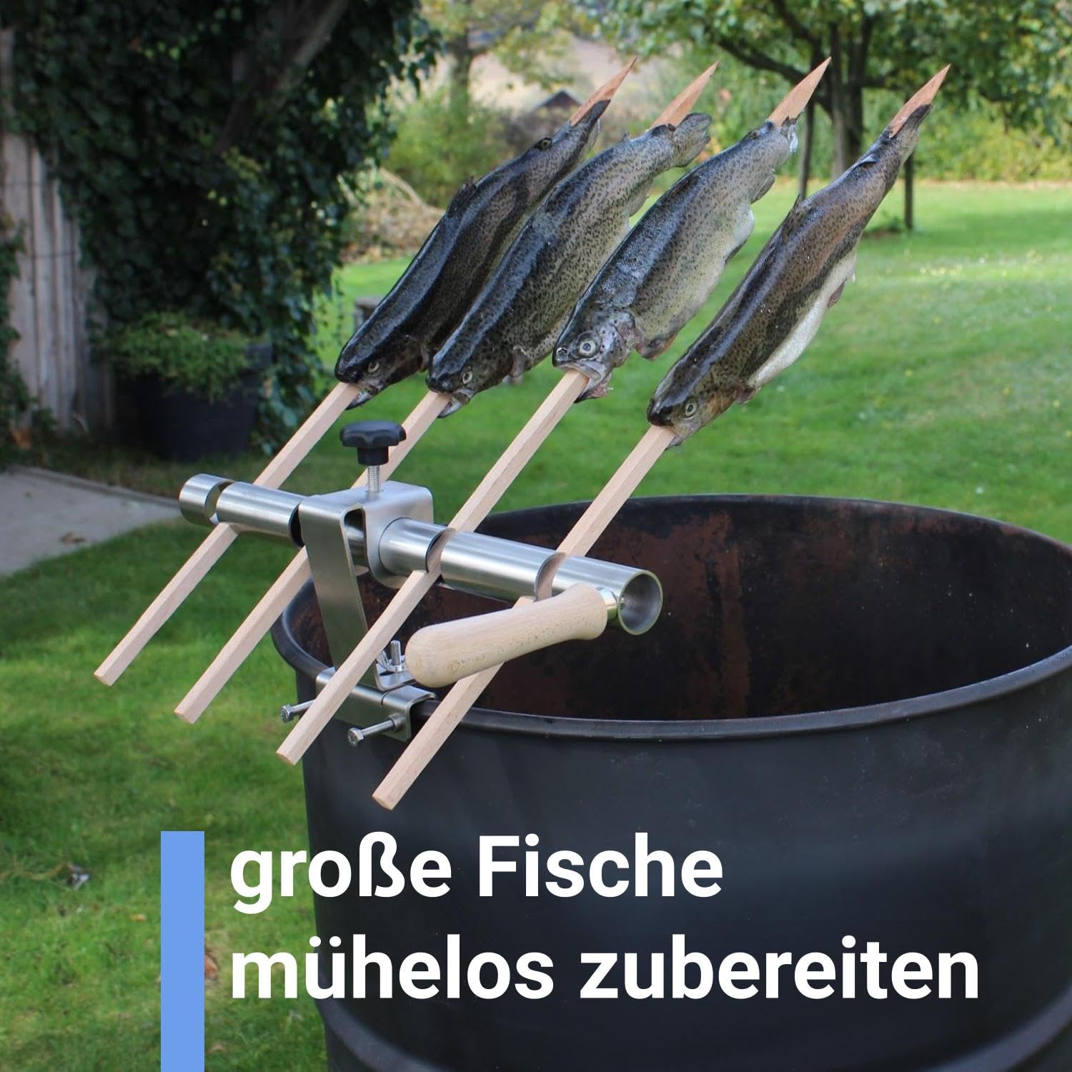 Premium Steckerlfisch Halter für Feuerschale - Platz für 4 Fische - Fisch Grill Aufsatz passt auf Jede Feuerschale - stufenlos verstellbar - Original Buchenholz Spieße - Asado Grill für Feuerschale