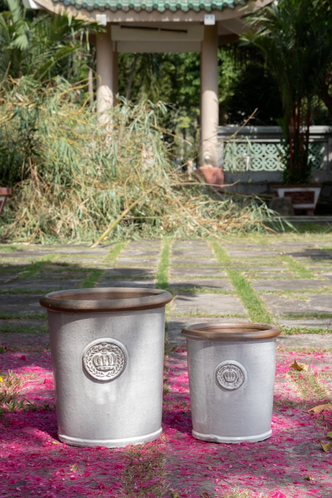 Teramico Vaso per piante con corona in gres porcellanato smaltato, 34 cm, 45 cm, assolutamente resistente al gelo e alle intemperie (grigio-bianco, 34 cm x 38 cm)
