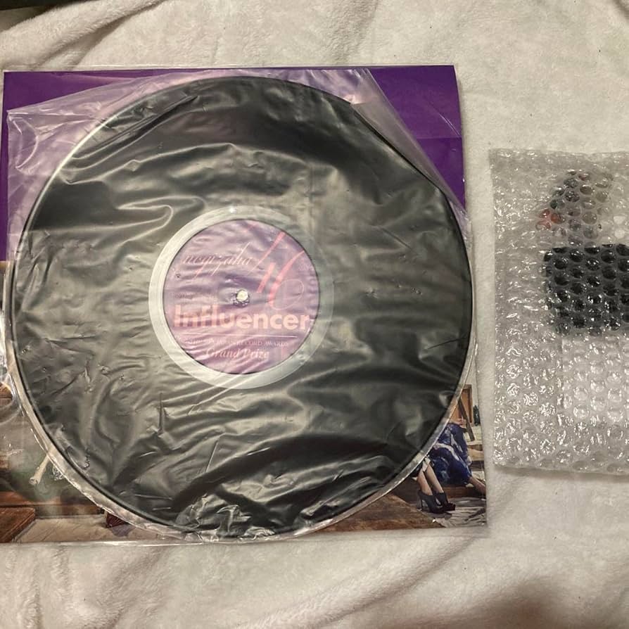 乃木坂46 レコード型時計17thインフルエンサー第59回日本レコード大賞記念品 Amazon.co.jp: 乃木坂46 レコード型時計17thインフルエンサー第