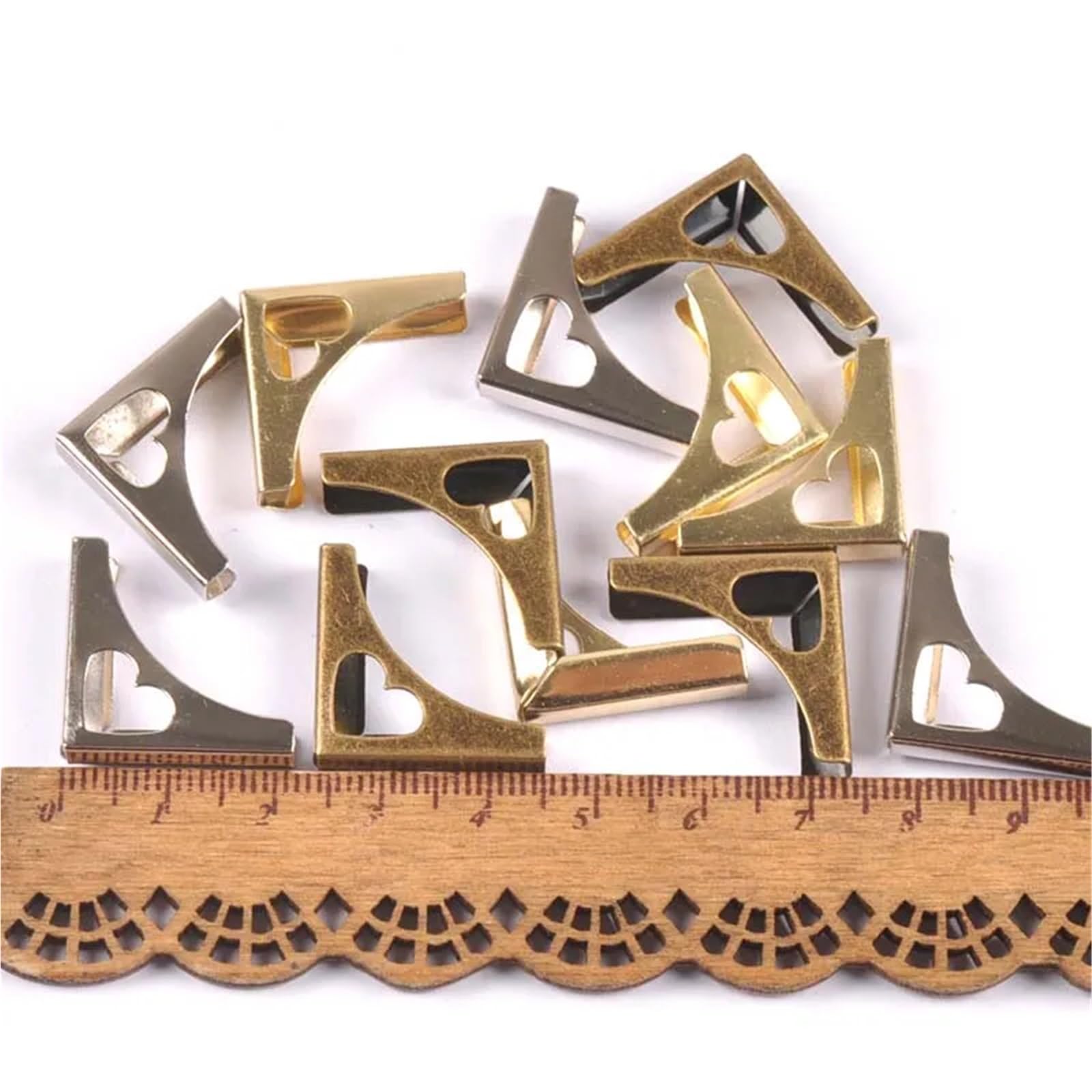 Rogi zdjęć do albumu z notatnikiem, metalowe ochraniacze na rogi książki w kształcie serca Multicolor 20x20x4mm opakowanie 30 sztuk książek i rękodzieła(Golden)