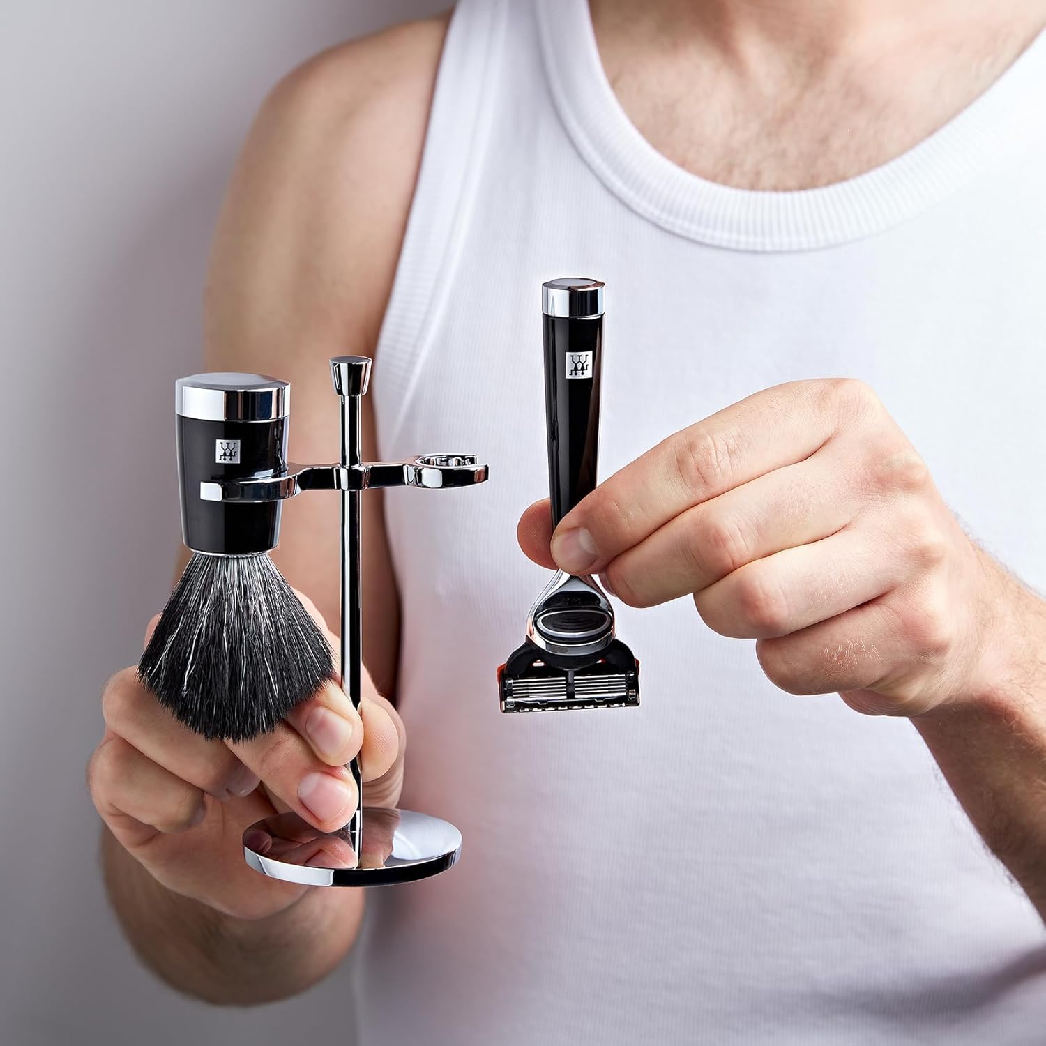 ZWILLING Set di rasoi con rasoio (3 pezzi con pennello da barba e supporto, adatto alle lame Gilette Fusion, set regalo), nero