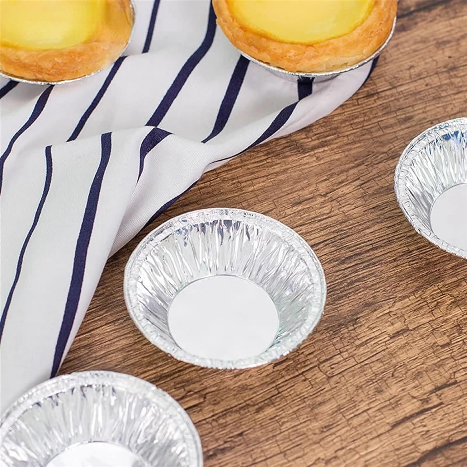 Aluminum baking pans, 200pcs Aluminum Foil Baking Cups Egg Tart Pan Bakewares With Tin Barbecue Seasoning Cup