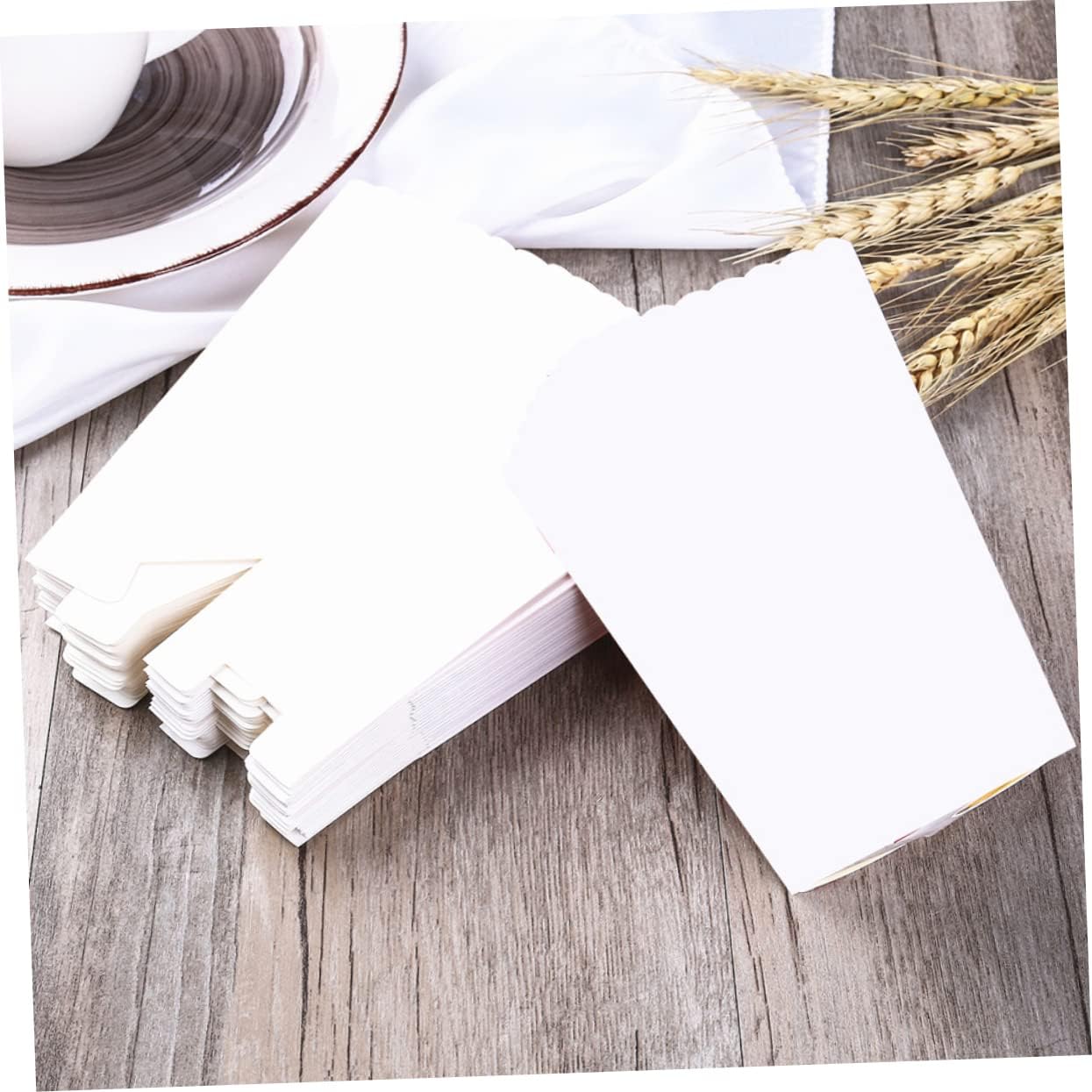 100pcs White Stripe Popcorn Boxes Movie Nights Weddings Parties Dessert Tables Convenient Paper Containers for Snacks Favors