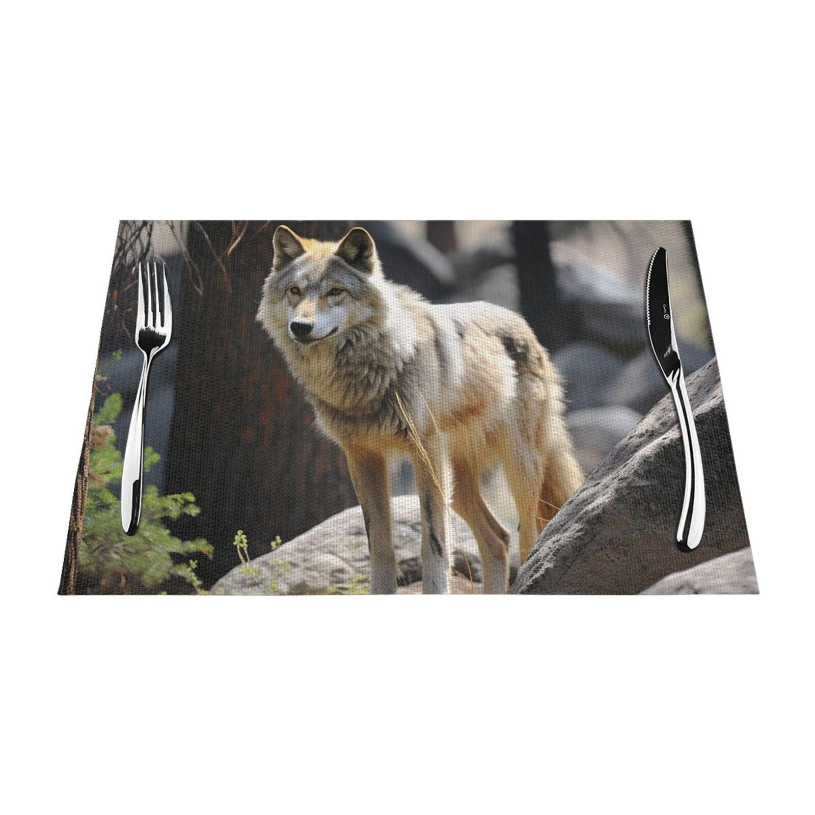 Placemats Set of 4 PCS Heat Resistant Non-Slip Place Mats for Dining Table Wildlife Wolf Placemats Wipeable Washable PVC Weave Table Mats for Party Kitchen Dining Decor 45 x 30 cm