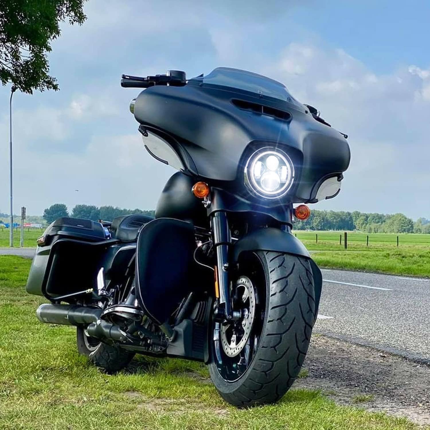 DOT 7 Inch Halo LED Headlight High/Low Beam, Motorcycle LED Headlight Projector Plug and Play 7'' round led Headlamp, 1PC Black