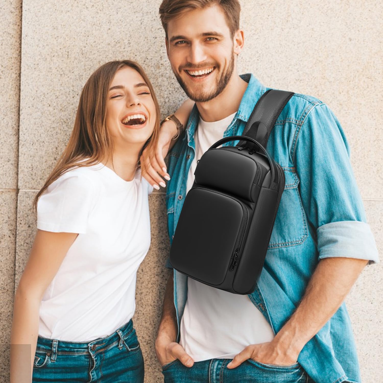 Sacoche Homme Bandouliere Imperméable Léger Sac de Poitrine avec Port de Chargement USB Sacoche Ventrale pour Loisirs Sport Travail Affaires Voyage -Noir