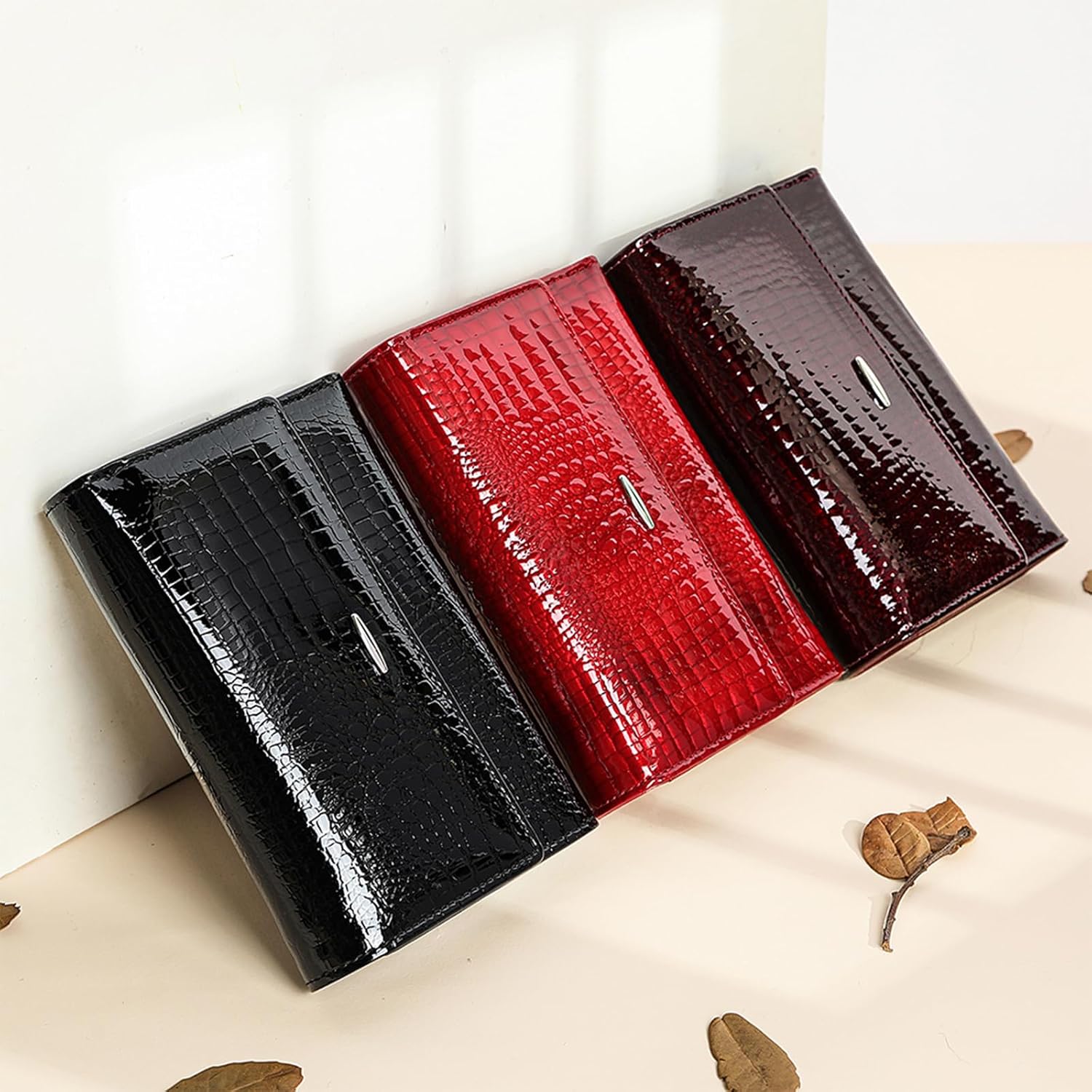 Women's Wallet Oil-waxed Genuine Leather, Crocodile Embossed Compact Bi-fold Wallet for Women with Magnetic Closure, Multi Card Slots, ID Window, Zipper Pockets (Red)