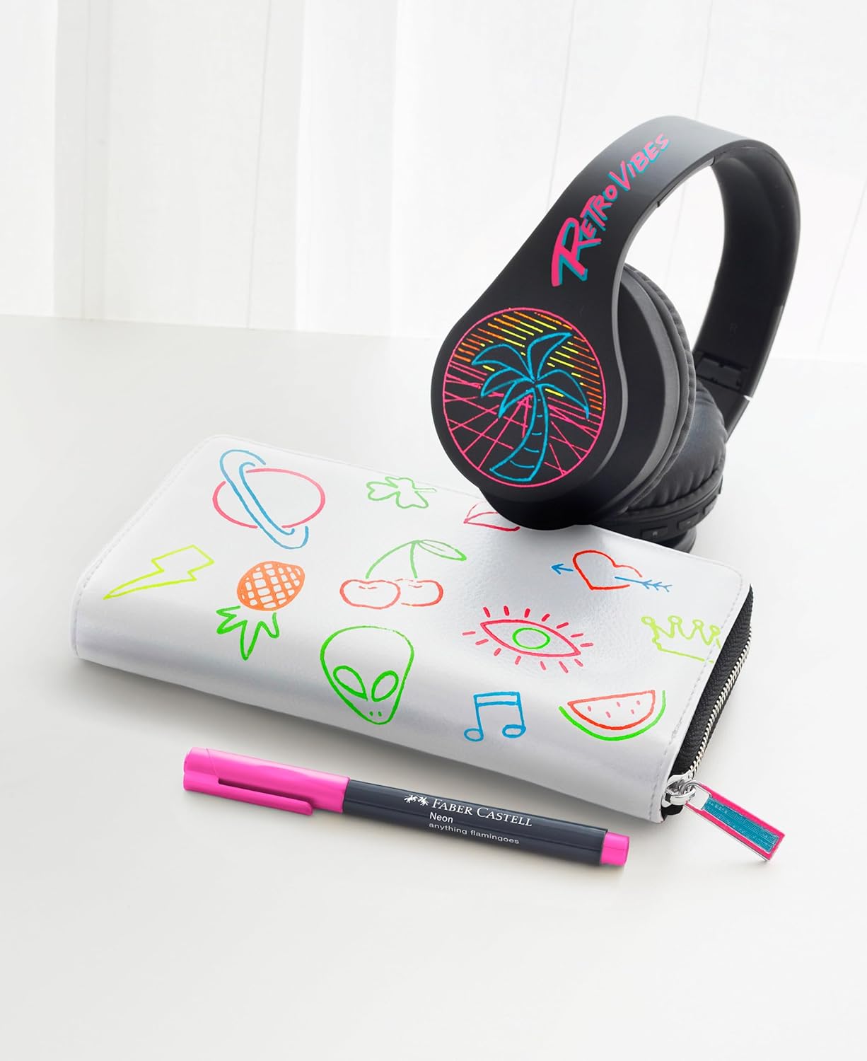 Faber-Castell Creative Markers, 6 Neon Colors: Multi-Surface Paint Pen Markers, Neon Fluorescent Colors Glows Under Black Light