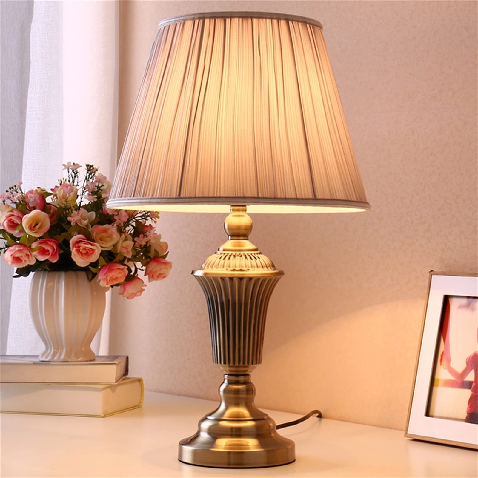 Minimalistyczna lampa stołowa w kolorze antycznej miedzi, nowoczesna lampa nocna LED do sypialni, salonu, biura i gabinetu