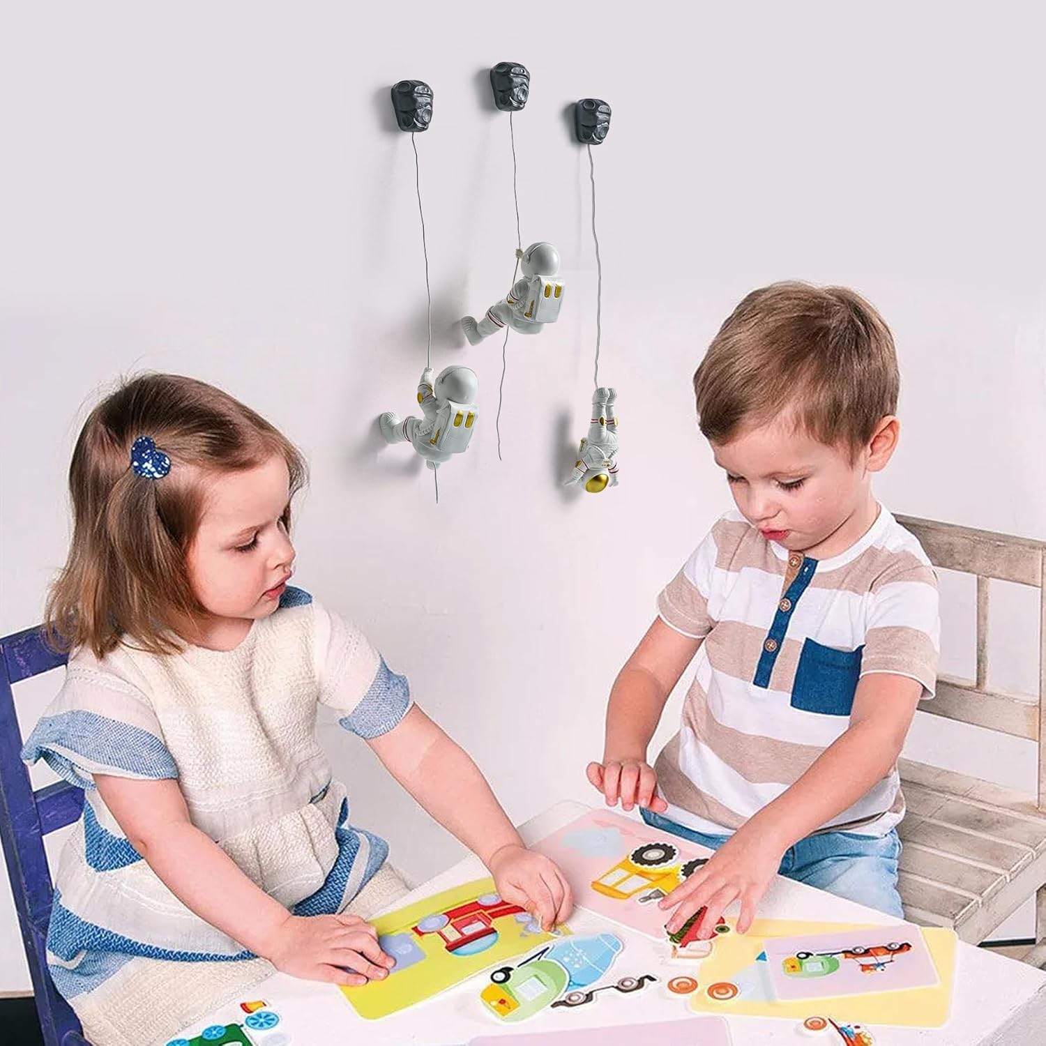 AWNR 3Pcs Climbing Astronaut Figurine Wall Hanging Decor Modern Home Decor Outer Space Theme Decorations Wall Sculptures Space Decor Background 3D Wall Decor for Bedroom Living Room