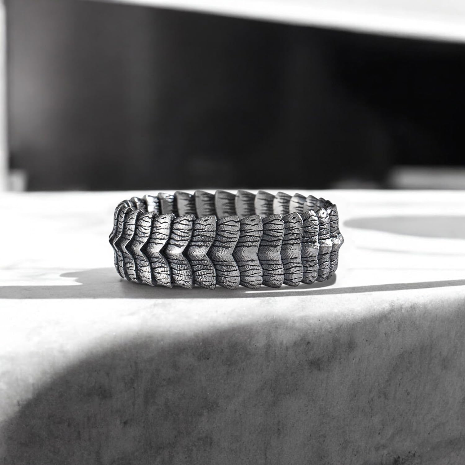 Dragon Scale Mens Wedding Band Ring, Vintage Oxidized 925 Sterling Silver Rings For Men, Fashion Jewelry For Him, Unique Boyfriend Gifts For Him, Comfort Fit & Bold Statement, Gothic Jewelry