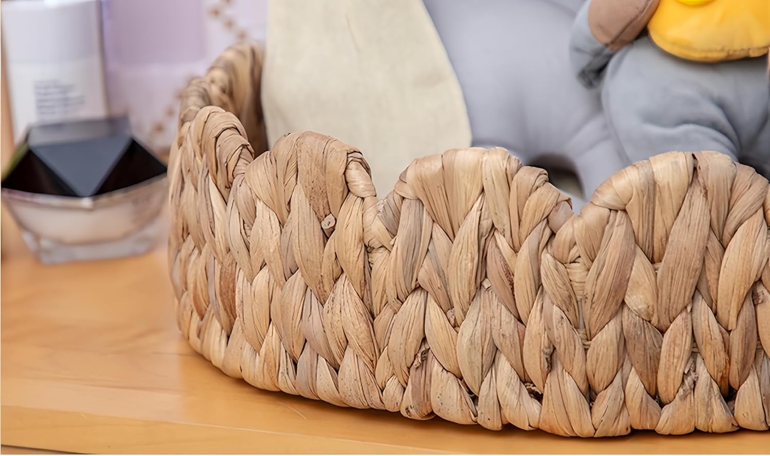 Natural Water Hyacinth Woven Storage Basket, Round Decorative Tray with Handles