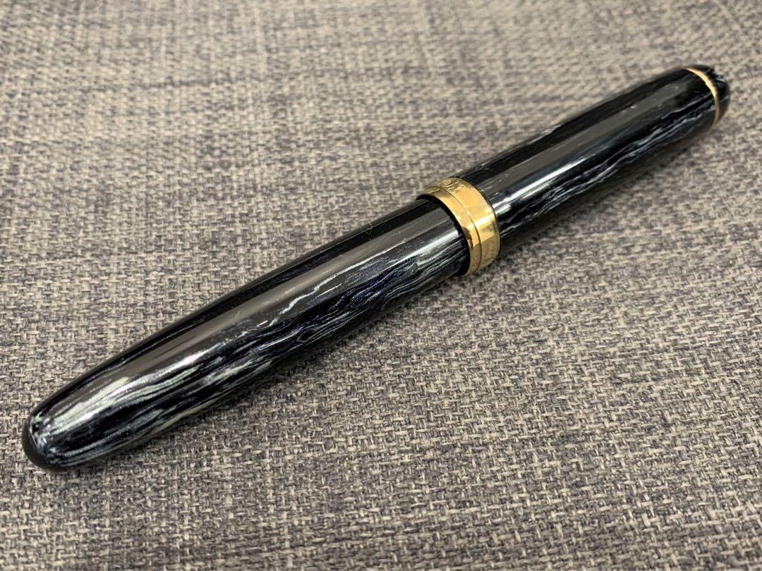 Amazon | PLAYBOY プレイボーイ 万年筆 PEARL マーブル 14K