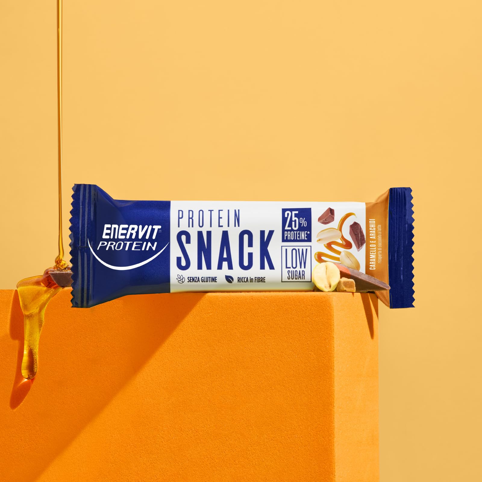 Enervit, Protein Snack con Arachidi e Caramello, Low Sugar, Ricoperta di Cioccolato al Latte, Barrette Proteiche, Ricche in Fibre, Per il Controllo del Peso, Senza Glutine, 8 Barrette da 31g