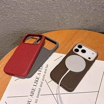 iPhone 17 Pro Max ile Uyumlu Karbon Fiber Desenli Premium Kılıf Kevlar Kenar İnce ve Hafif Tasarım Kablosuz Şarj ve MagSafe ile uyumlu Telefon Kılıfı Kahverengi