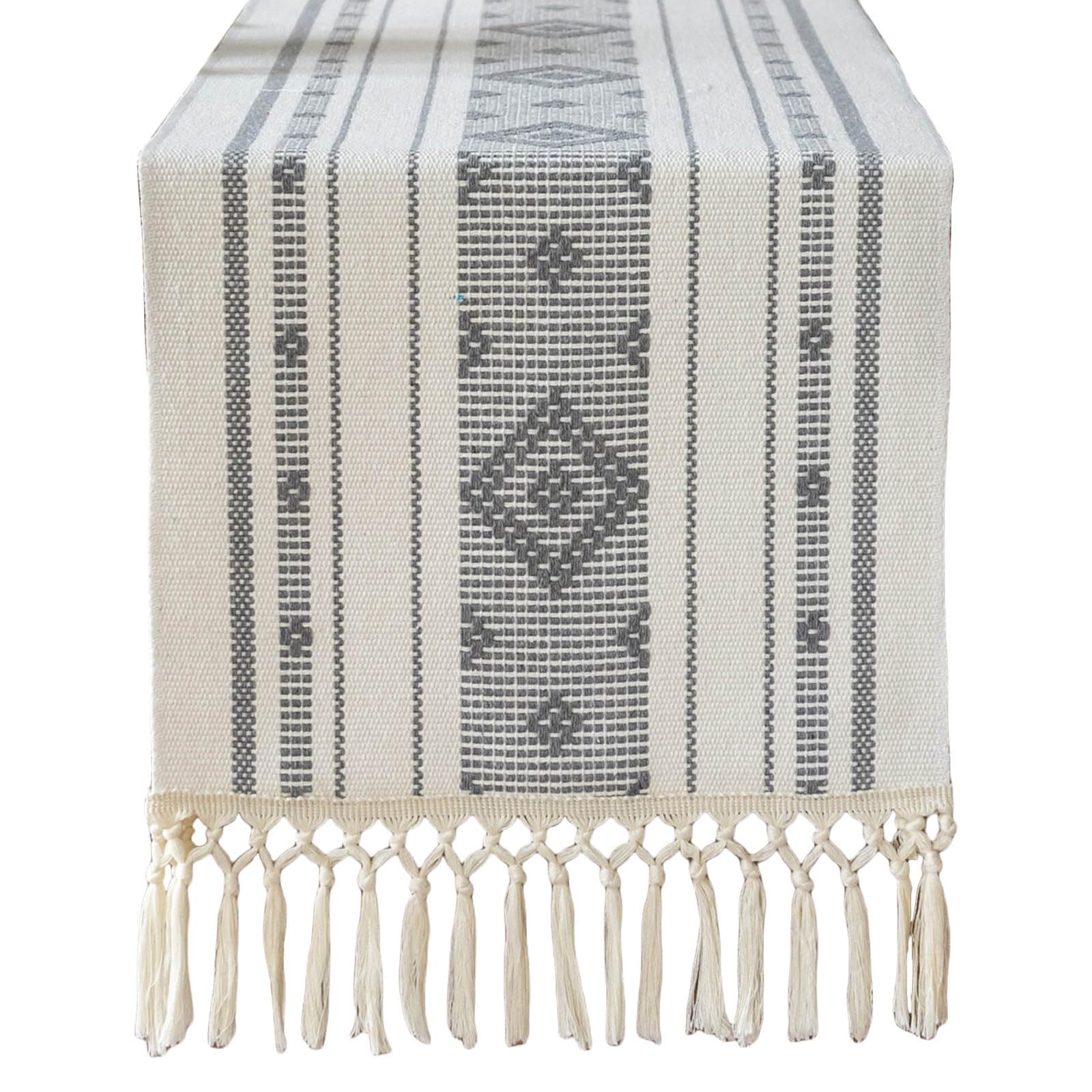 Elnwnnkc Rectangular Tablecloth Farmhouses Decorative Table Runner for Christmas Winter Holiday Party Decorations 13.9x72Inch Tasseled Table Decoration