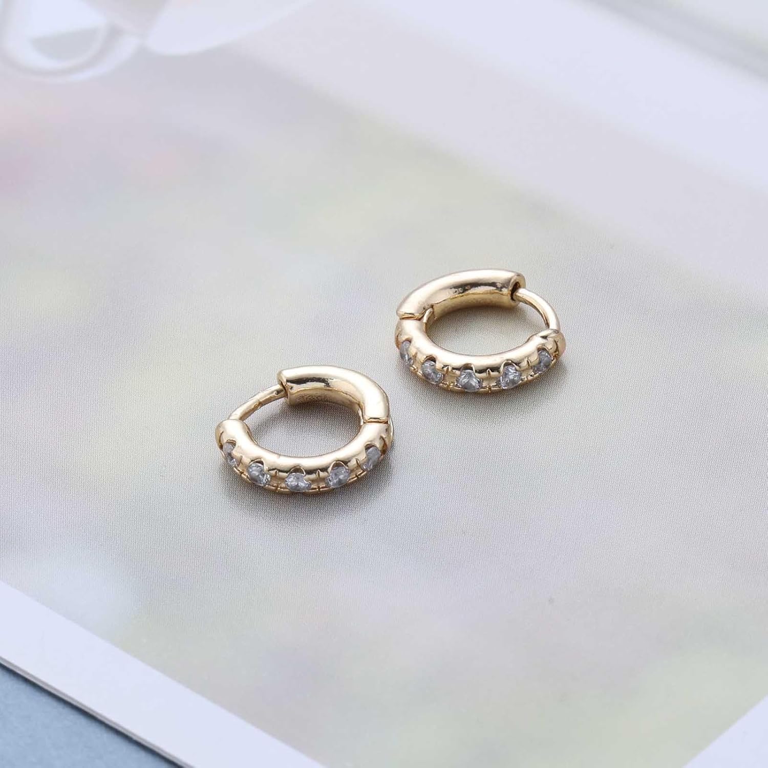 Vintage Tiny Green Crystal Huggie Hoop Earrings Gold Rhinestone Hoop Dangle Earring Cz Small Emerald Circle Huggie Earrings Cz Paved Round Loop Earrings Jewelry for Women - Image 3