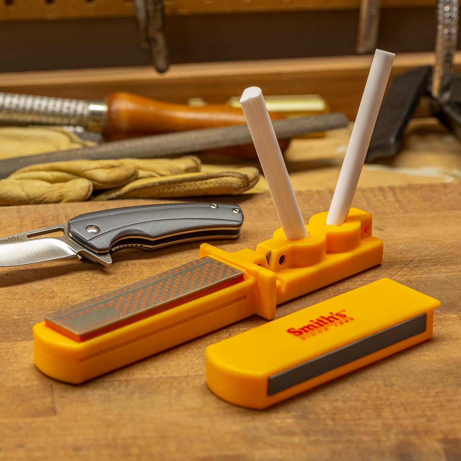 Smith's CCD4 3-in-1 Sharpening System – Yellow – Ceramic Rods – Diamond Stone – Protective Lid – Easy Storage – Knife & Tool Sharpener - Portable