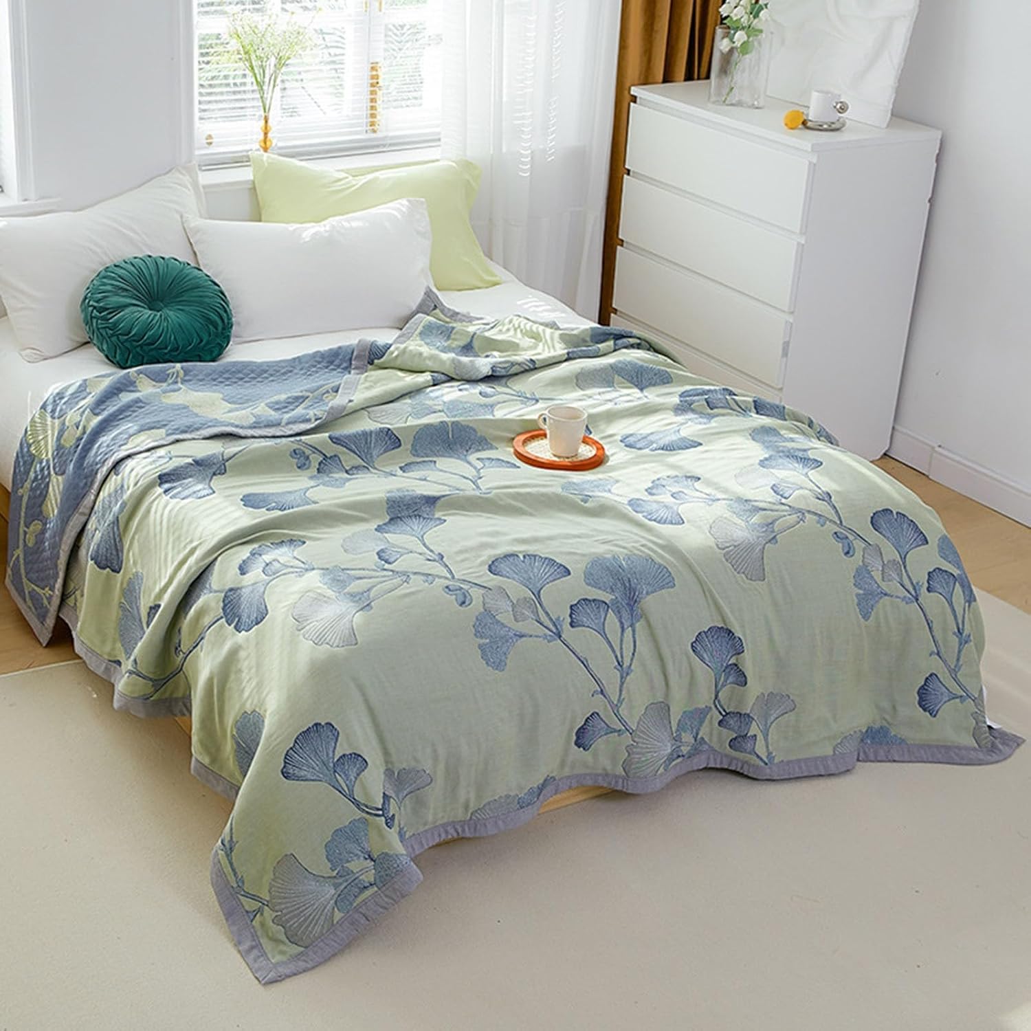 Edredón de reina con diseño botánico de ginkgo para dormitorio moderno