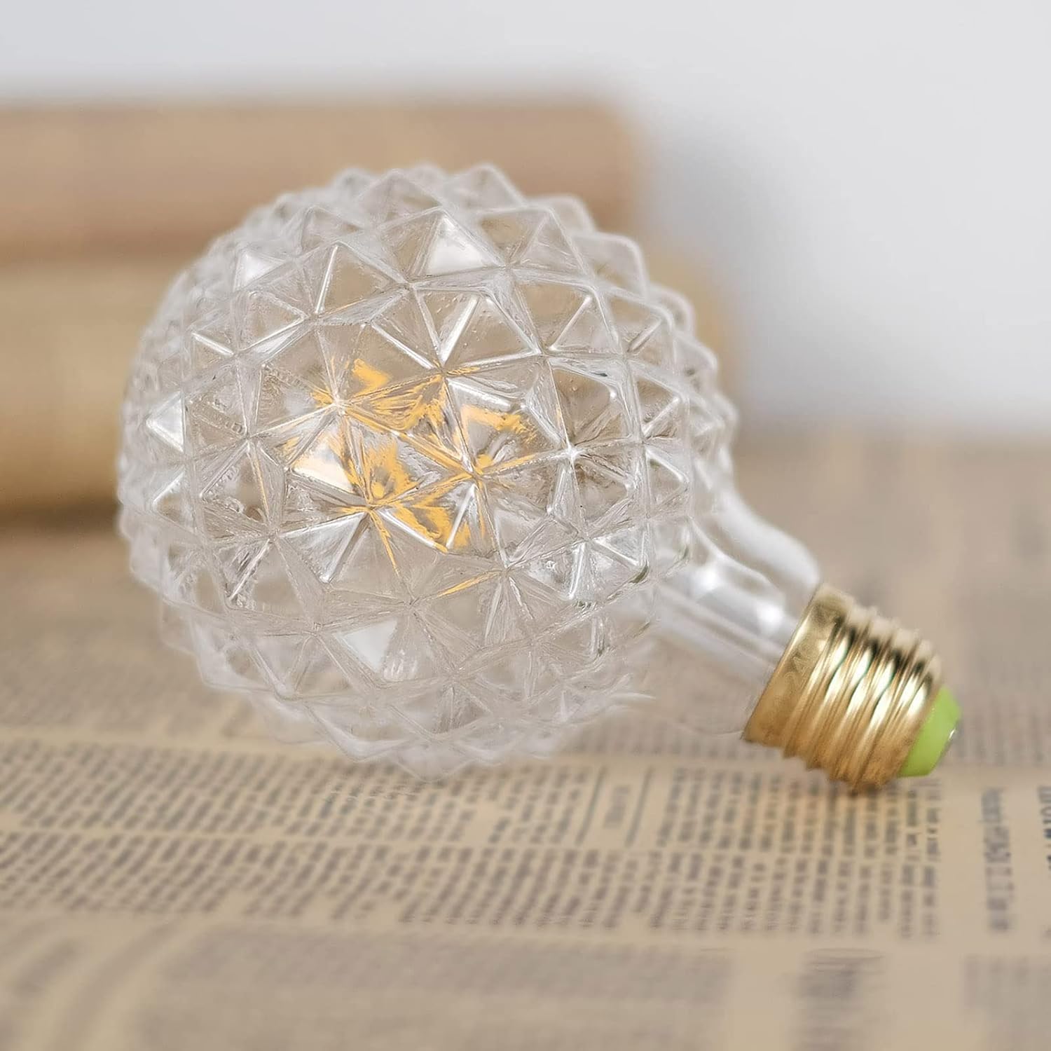 G95 LED Pineapple Bulb Retro Edison Lamp 4W 2700K Warm White Light Not Dimmable 40W Equivalent Clear Glass Lamp, E26 Base, Suitable for Bedrooms, Restaurants, Cafes, Pack of 2