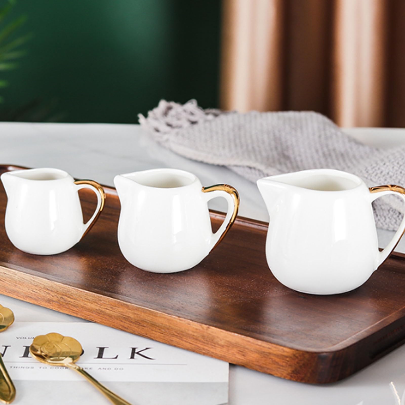 MRKU Pot à Lait, saucière, Tasse à Eau, pichet, Distributeur de crème et de café, sucrier, en céramique avec liseré doré, élégant, Couleur Miel, Bec verseur Anti-Goutte