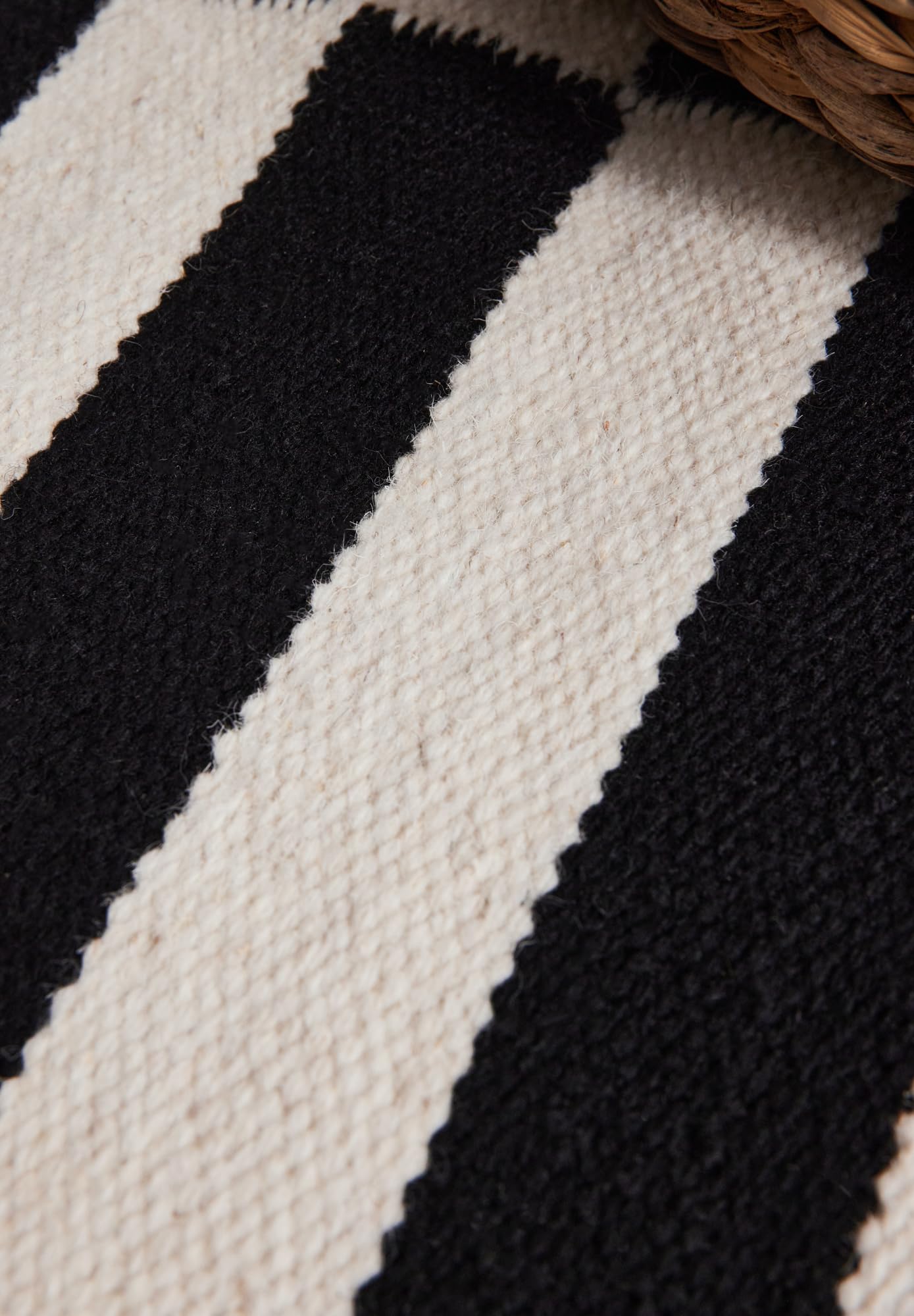 Hanse Home Wollteppich Vika - Natur Wohnzimmerteppich - Handgewebt & Natürlich - Streifen Design Wolle Modern für Wohnzimmer, Schlafzimmer, Esszimmer, Flur - Schwarz Natur Weiß, 200x300cm