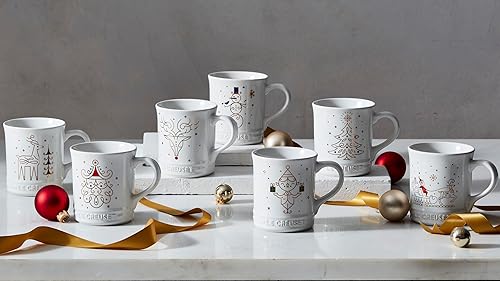 Miniatura 3 de Le Creuset Noël Collection - Taza de cerámica con apliques dorados, 14 onzas, trineo de Papá Noel