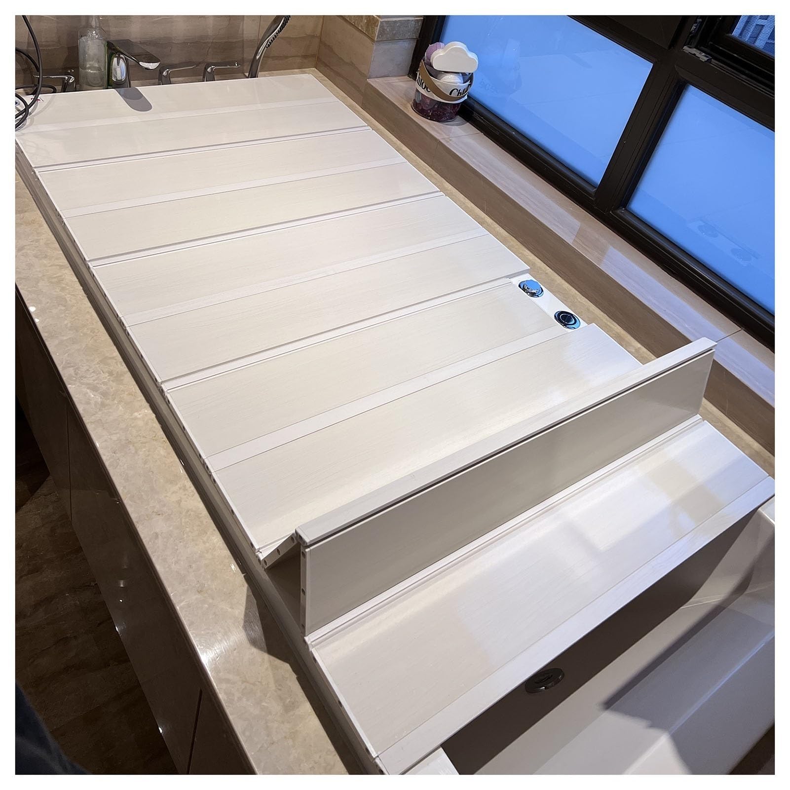 Couvercle de baignoire gain de place pliable en PVC rigide avec bac de douche