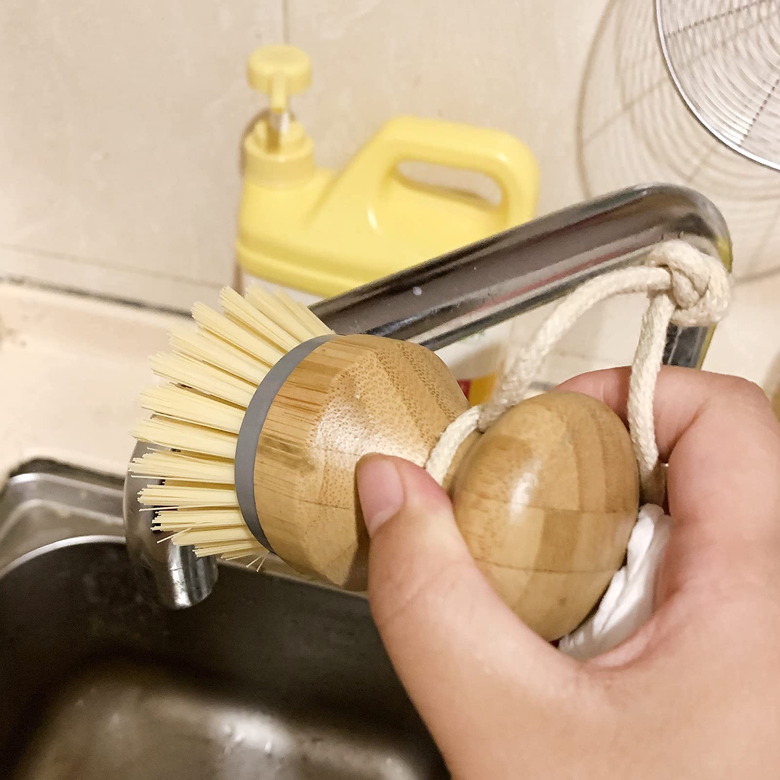 Laid Back 2.0 Dish Brush Brosse à Légumes Full Circle - Bambou Recyclé, Poils Naturels, Design Ergonomique Pour Nettoyage Facile Brosse Cuisine Naturelle Poils Recyclés