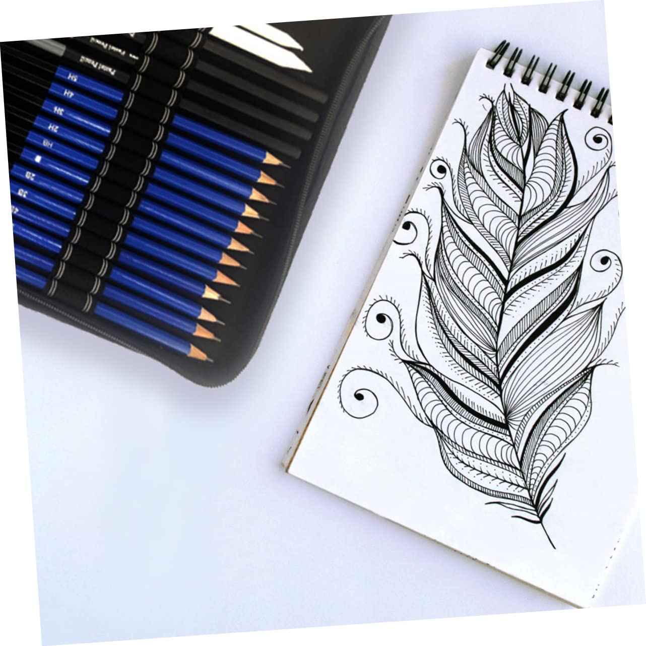 DIYEAH Kit de Dessin Pratique 72 Pièces Crayons de Couleur en Bois
