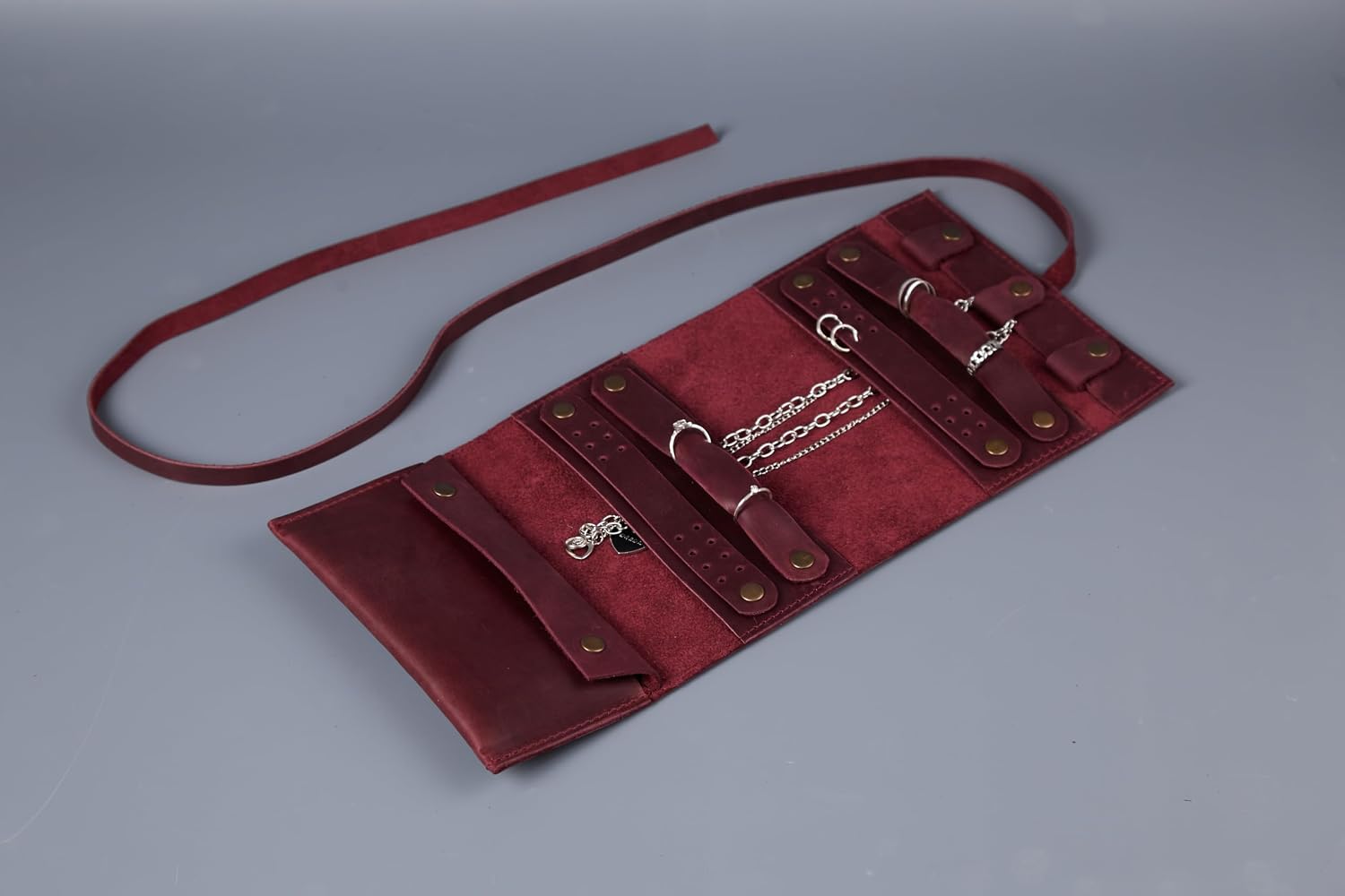 INCARNE Jewelry Travel Organizer Roll - Travel Jewelry Organizer Box - Jewel Case for Necklaces, Rings, Bracelets, Earrings - Men Women Jewelry Case Holder, Genuine Leather, Vintage Burgundy